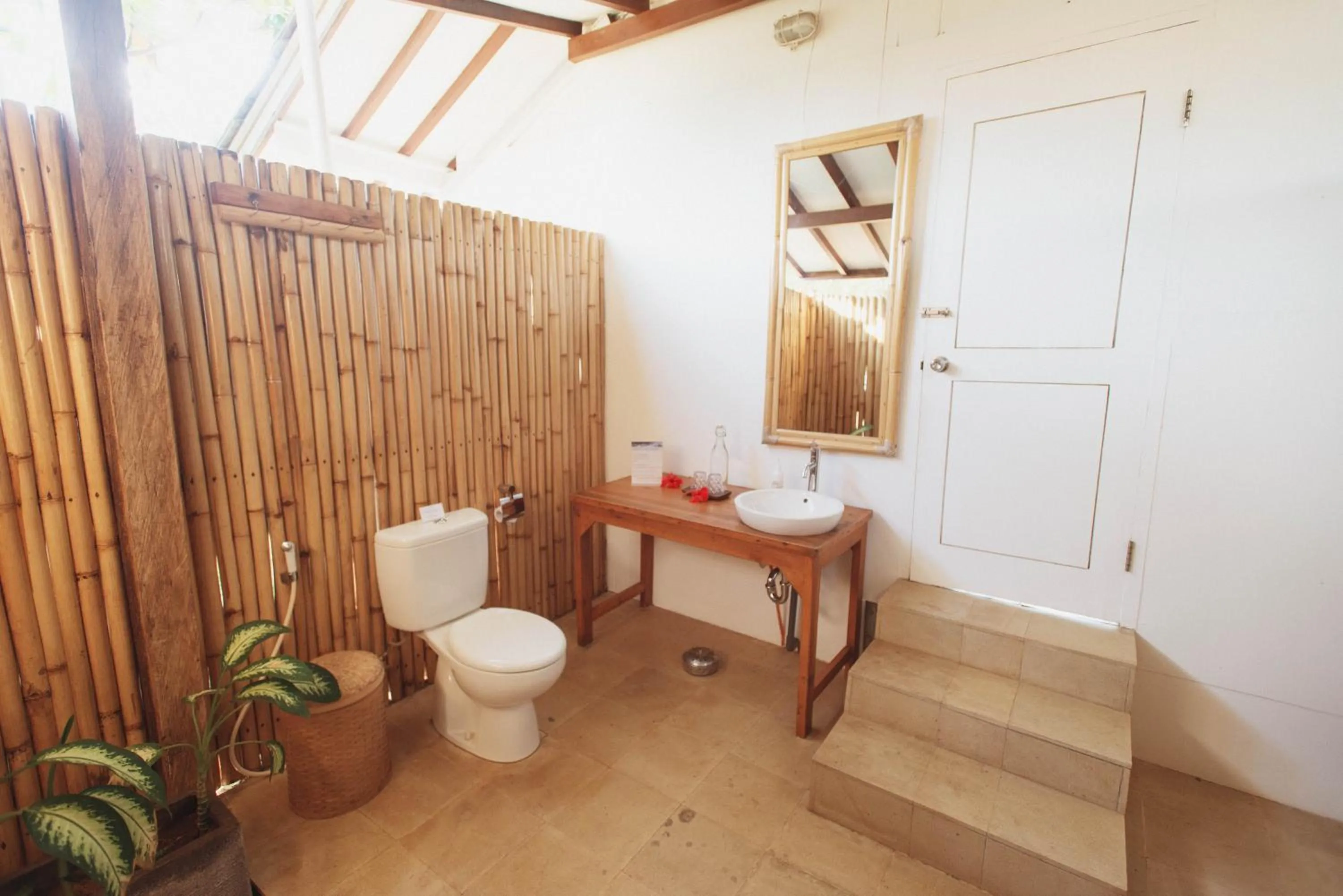 Toilet in The Seraya Resort Komodo