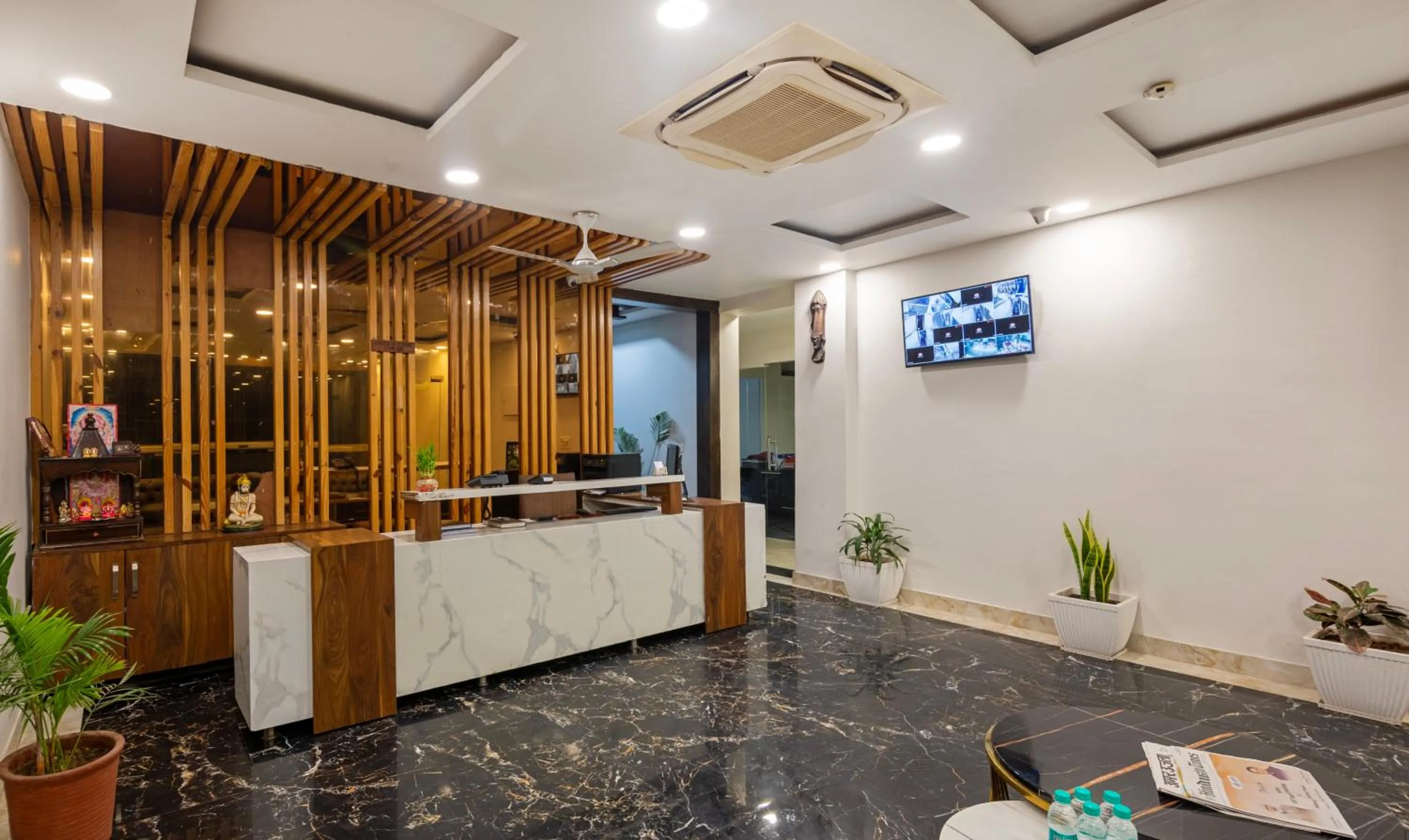 Lobby or reception in Treebo JD Residency Mohali