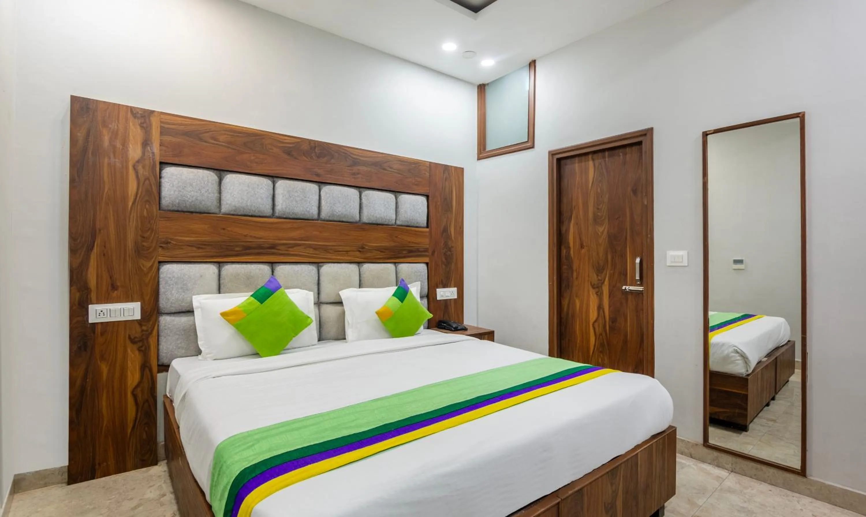 Bedroom, Bed in Treebo JD Residency Mohali