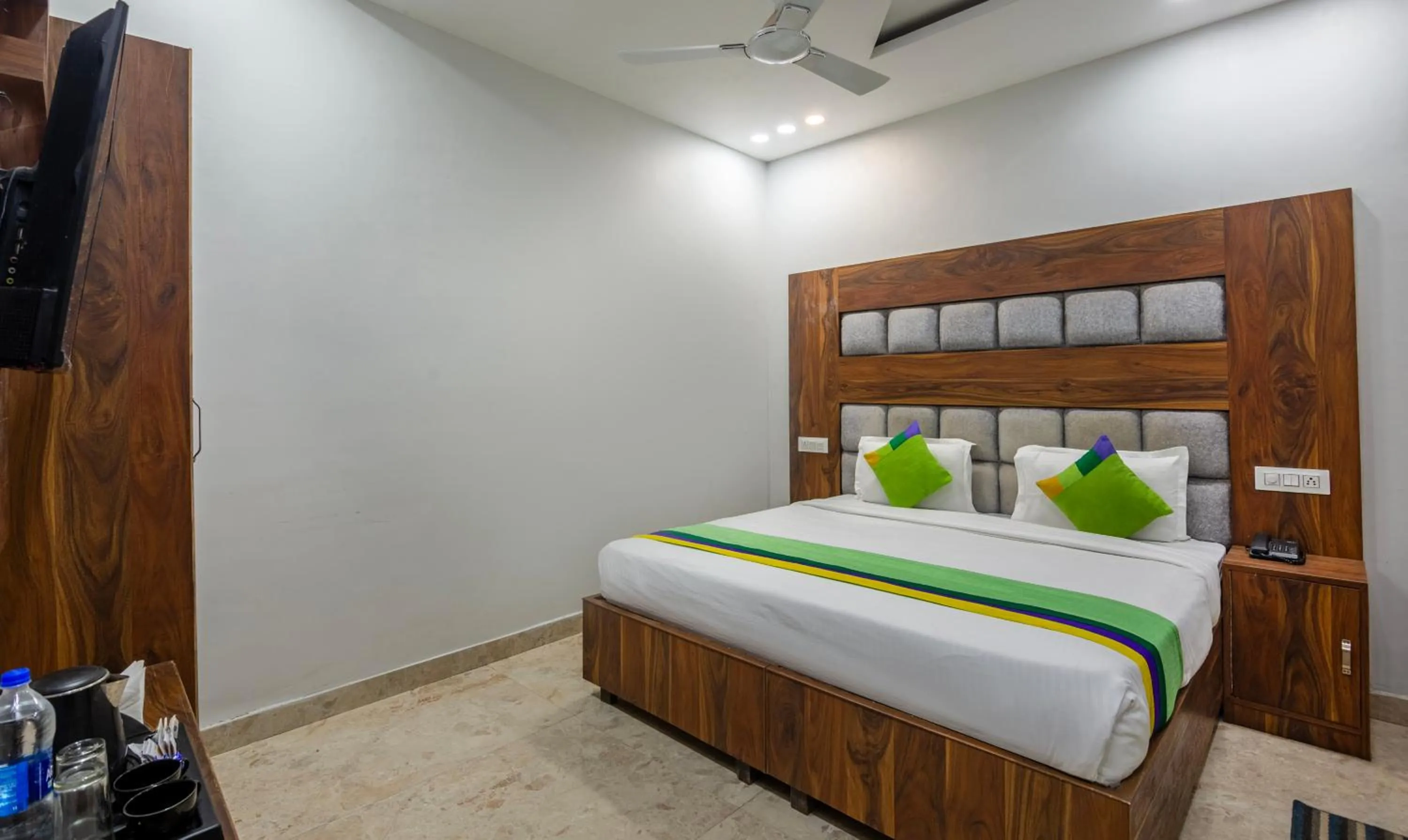 Bedroom, Bed in Treebo JD Residency Mohali