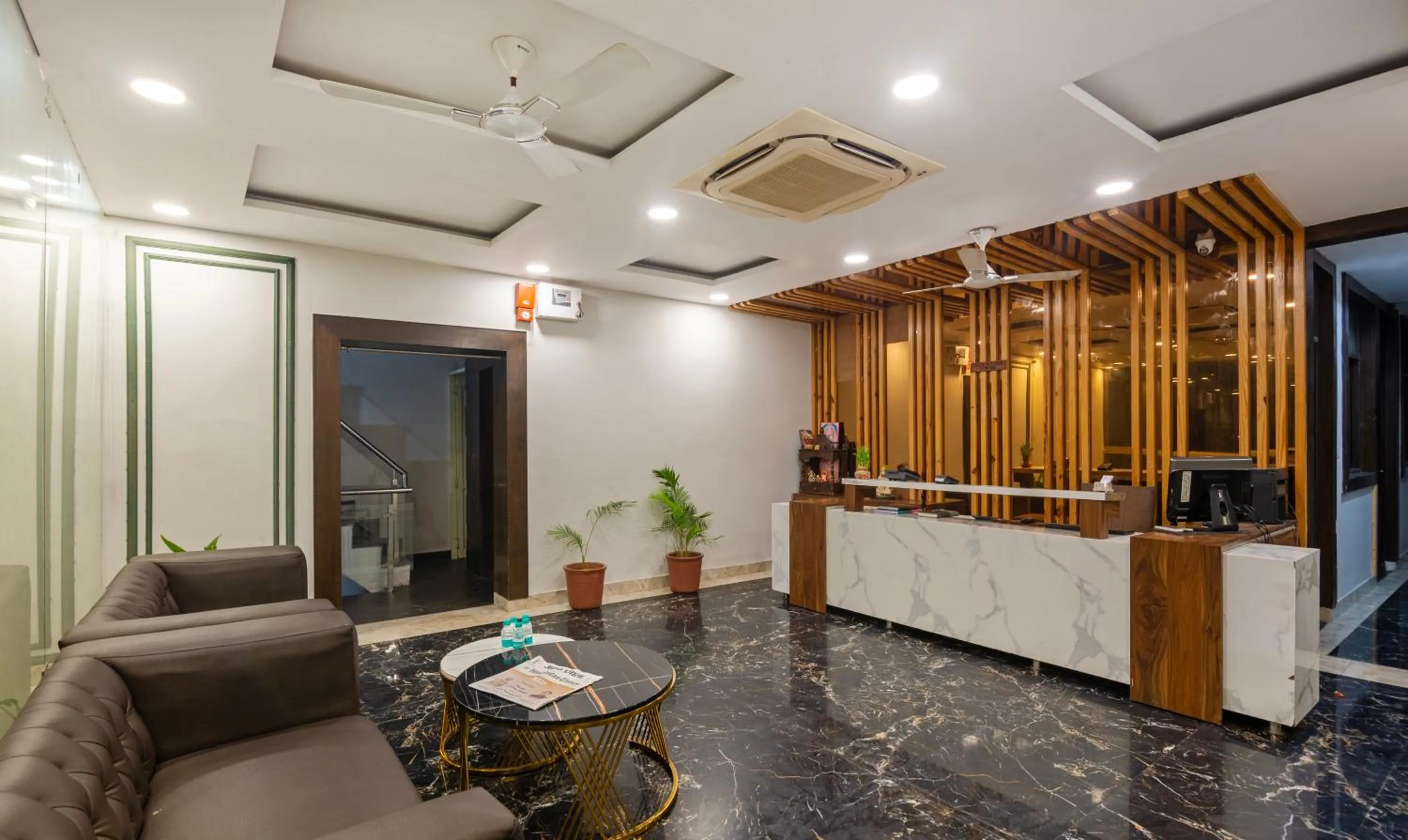 Lobby or reception in Treebo JD Residency Mohali