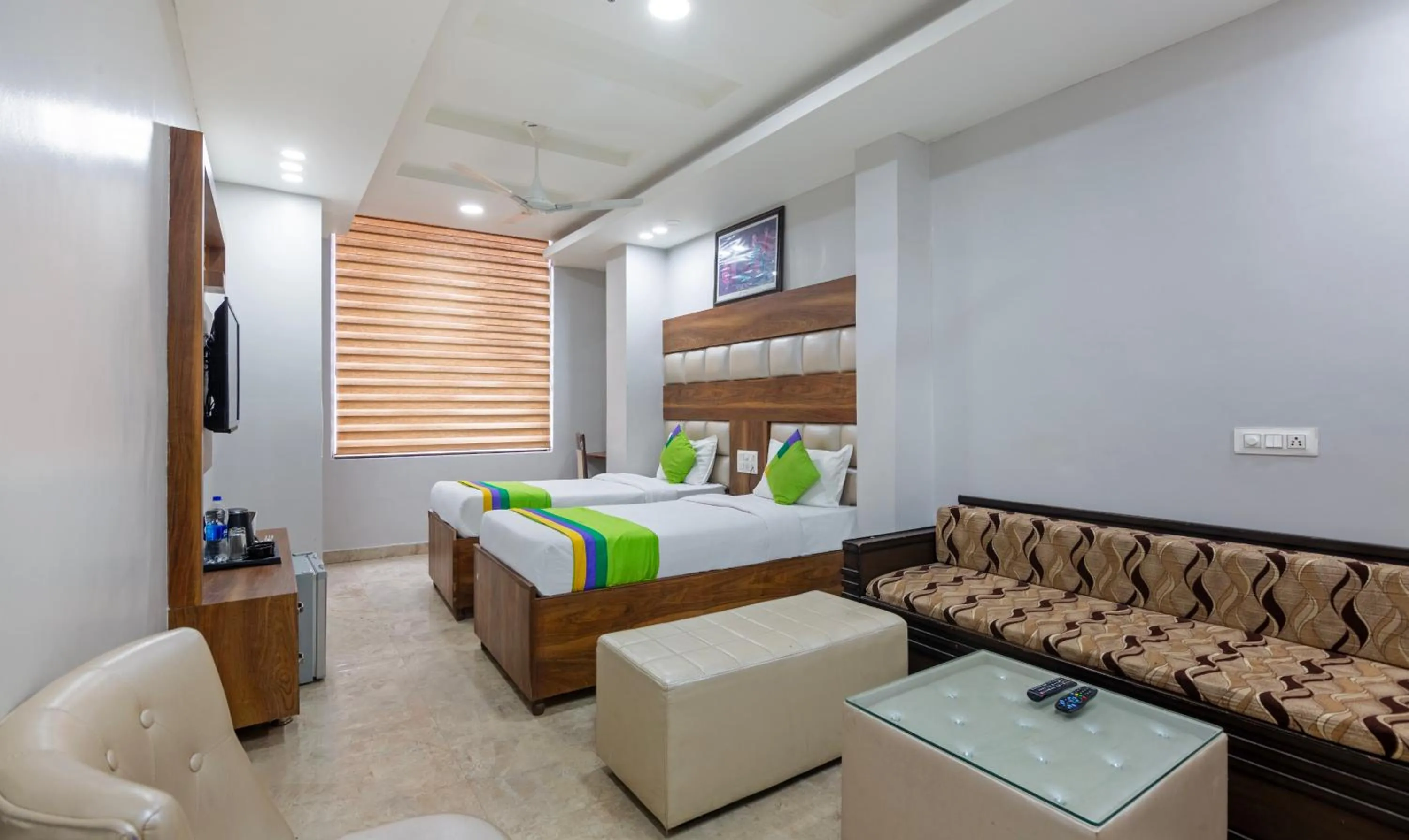Bedroom, Bed in Treebo JD Residency Mohali