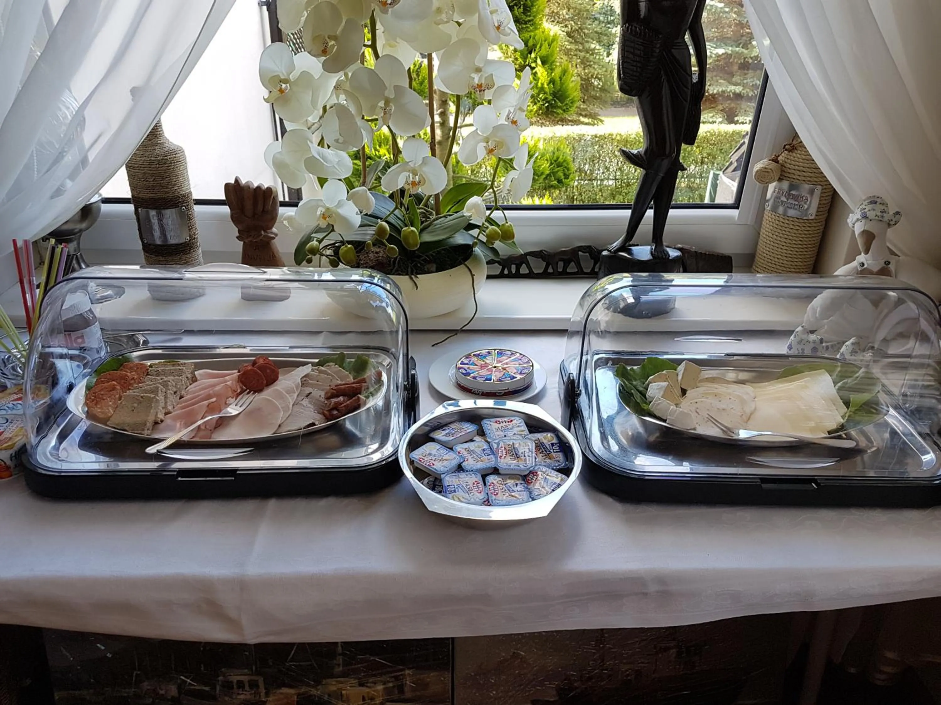 Buffet breakfast in Villa Pod Dębem