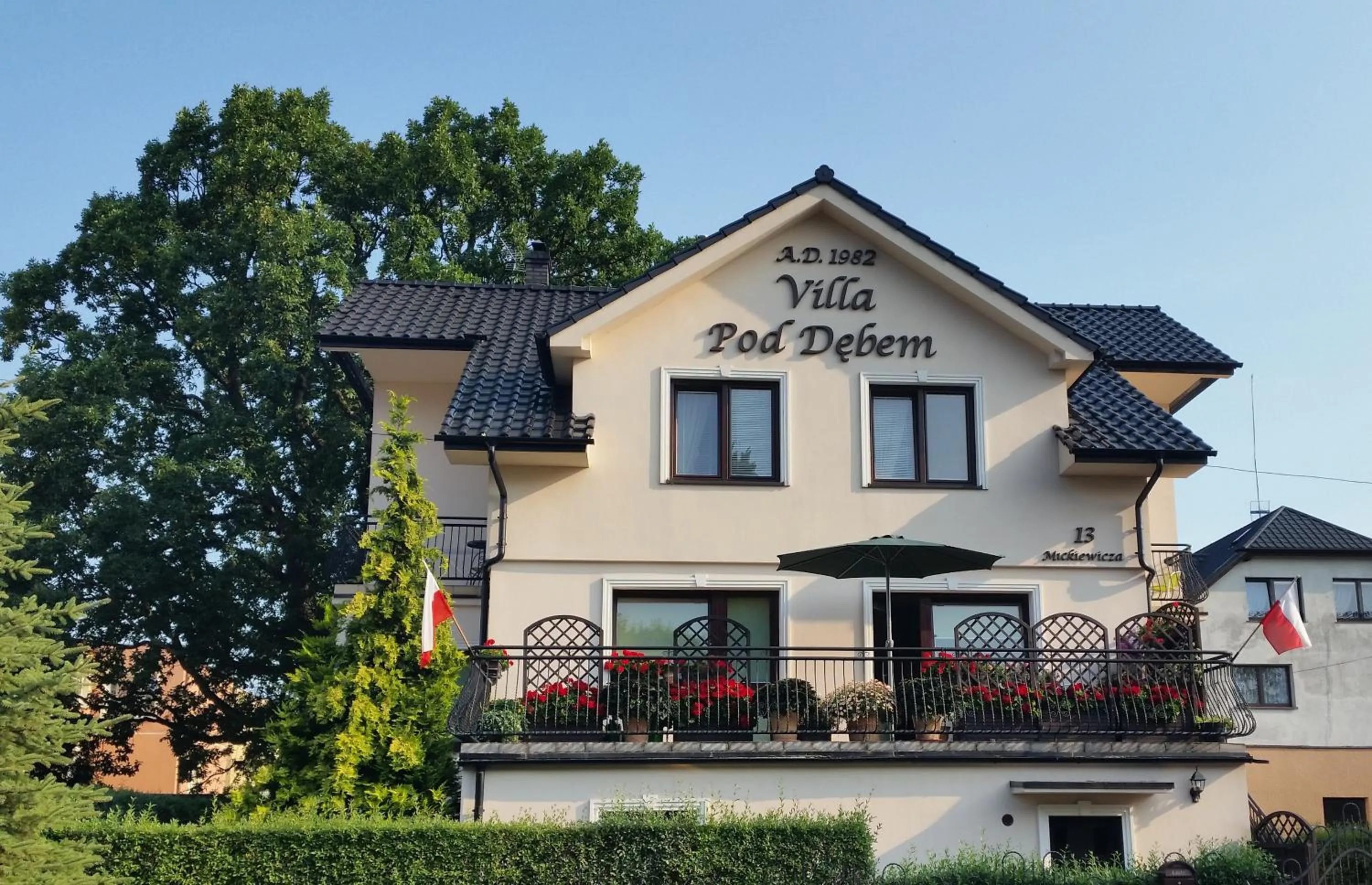 Property building in Villa Pod Dębem