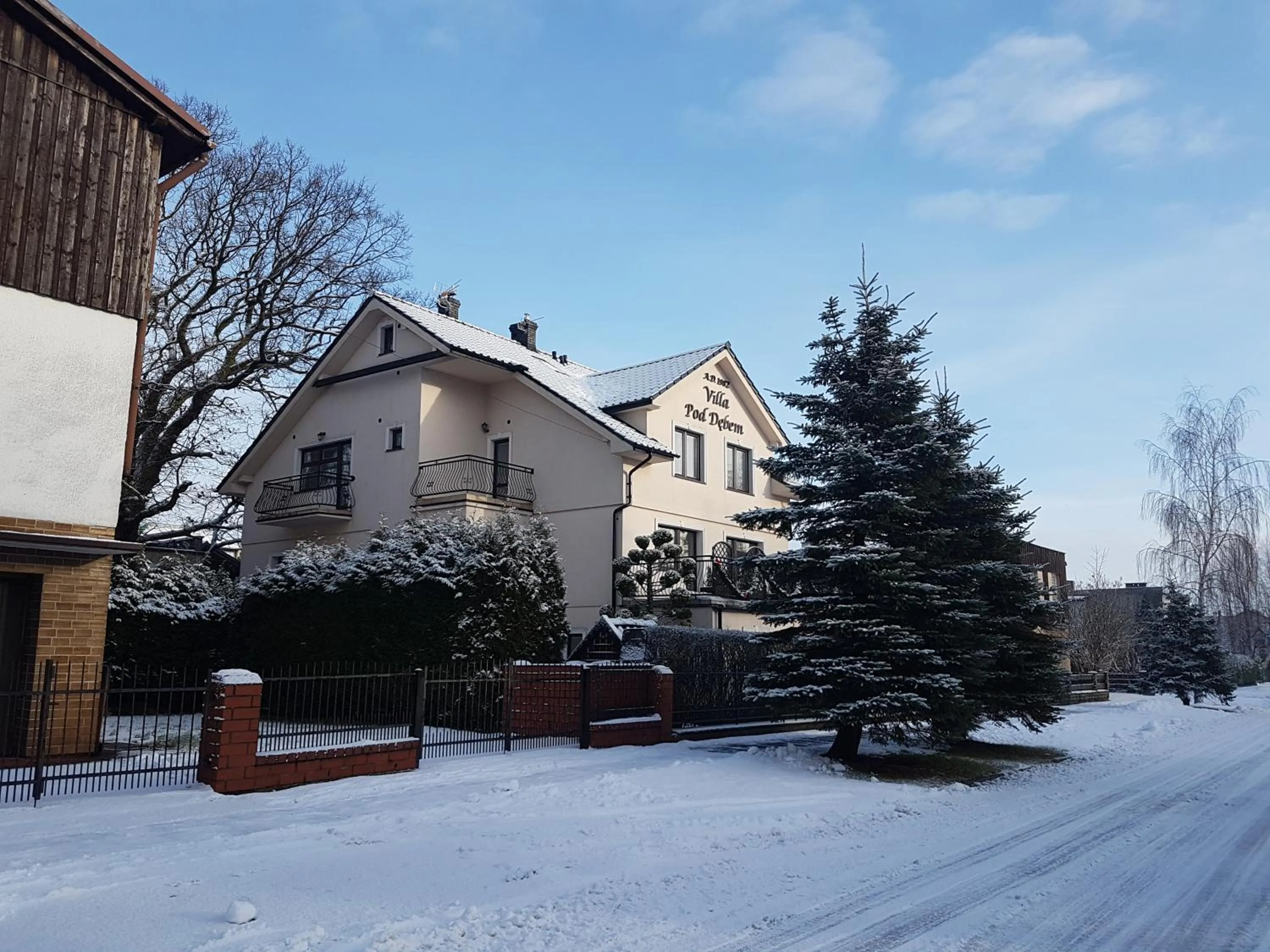 Property building in Villa Pod Dębem
