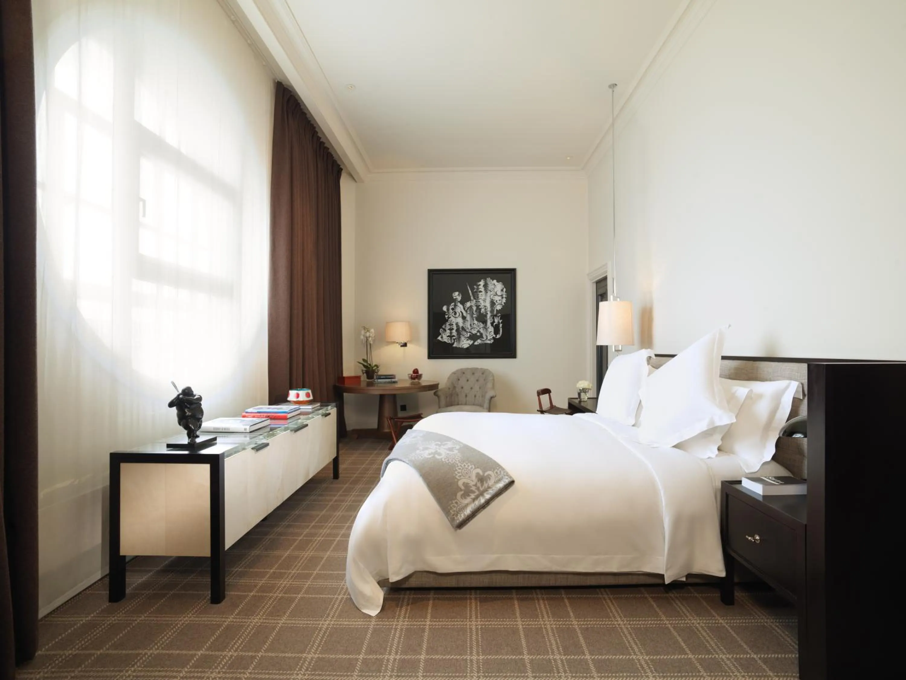 Bedroom, Bed in Rosewood London