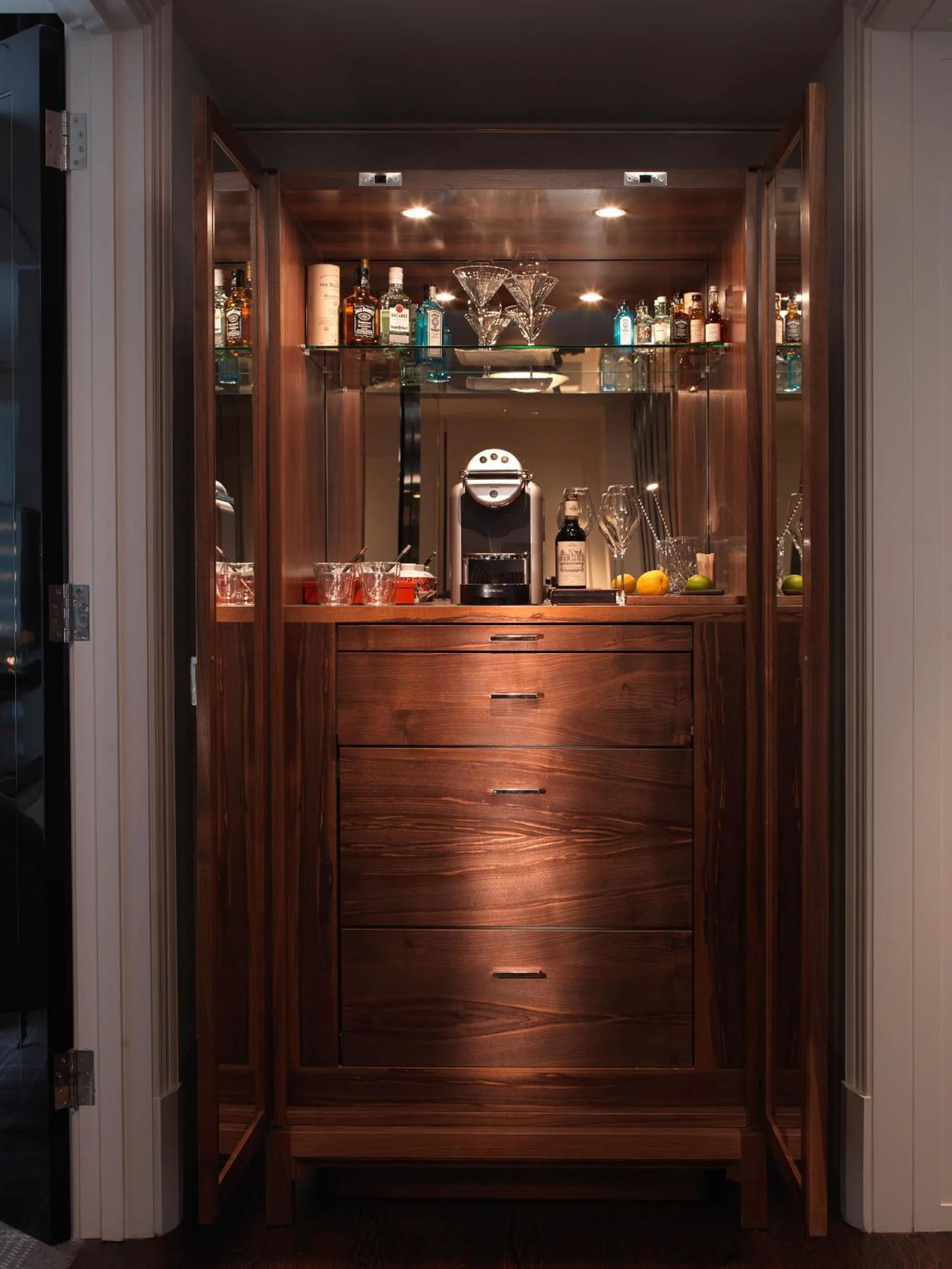 Alcoholic drinks in Rosewood London