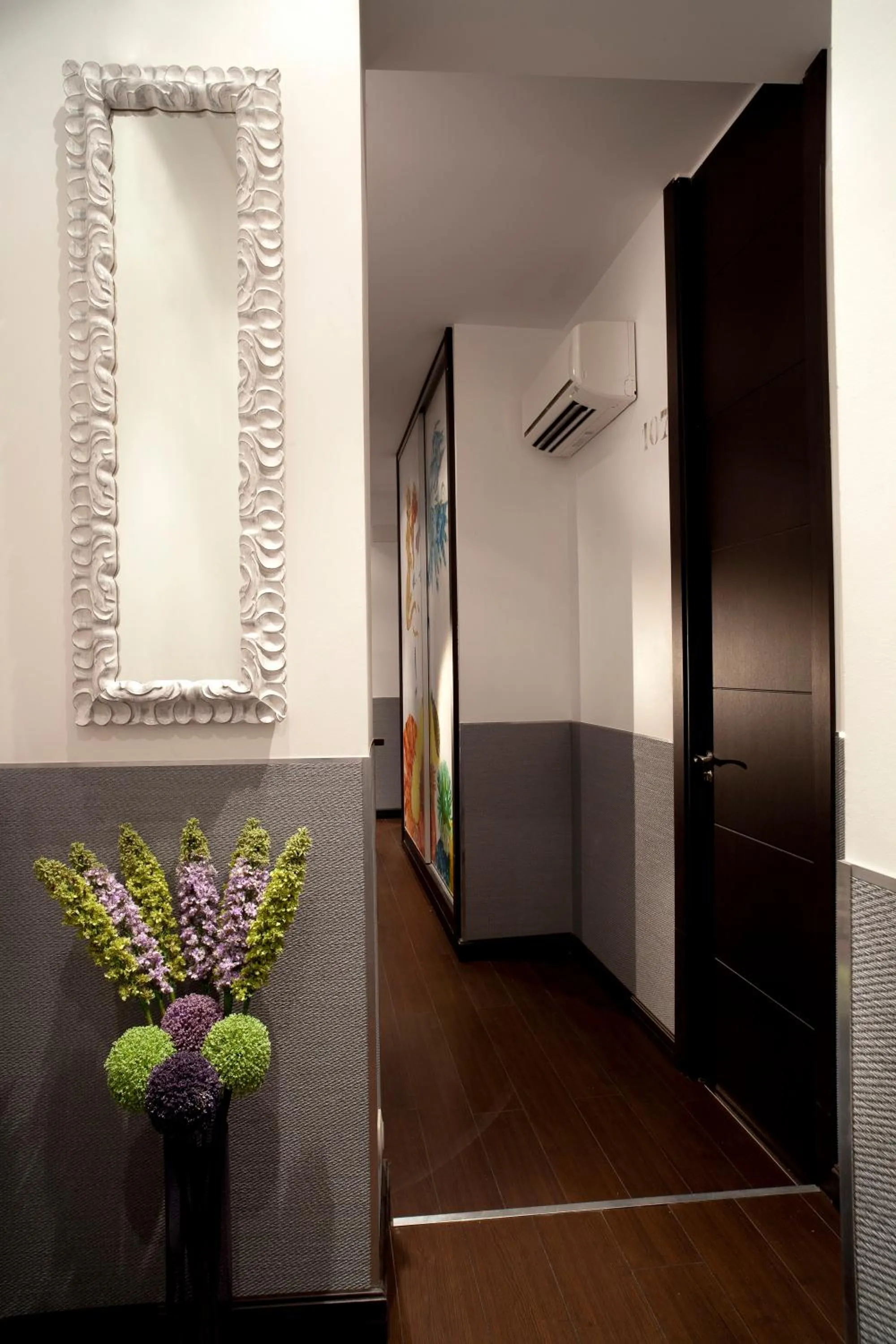 Decorative detail in THC Latina Hostel