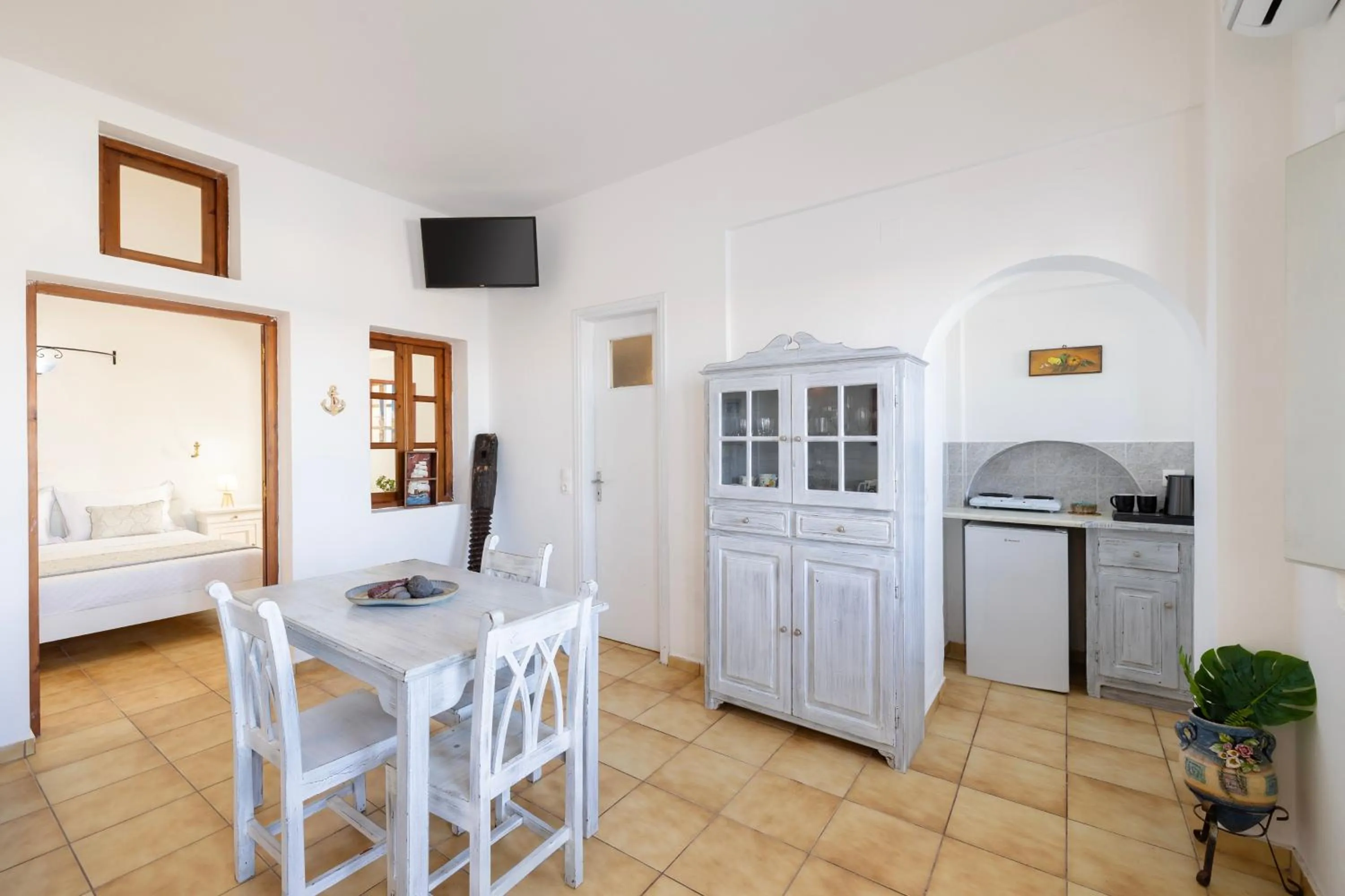 Living room in Vrachia Studios & Apartments