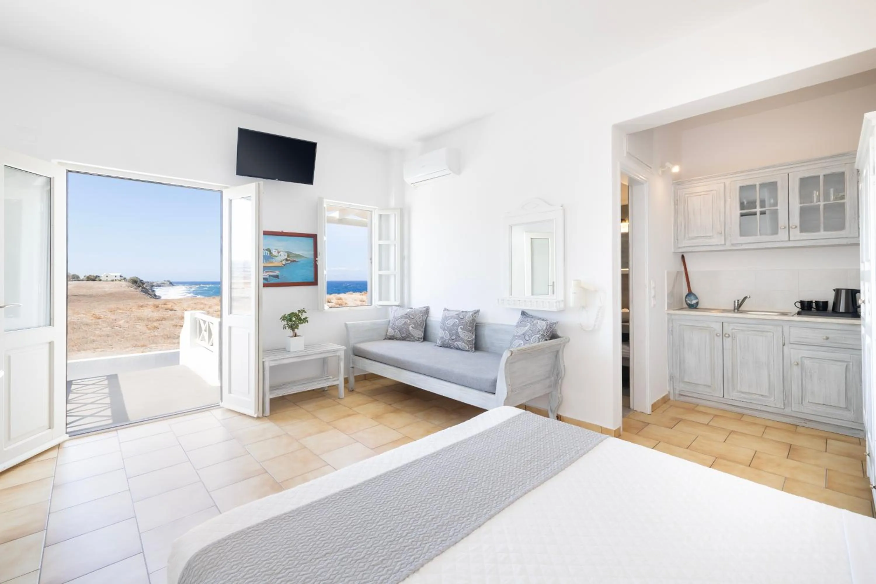 Kitchen or kitchenette in Vrachia Studios & Apartments