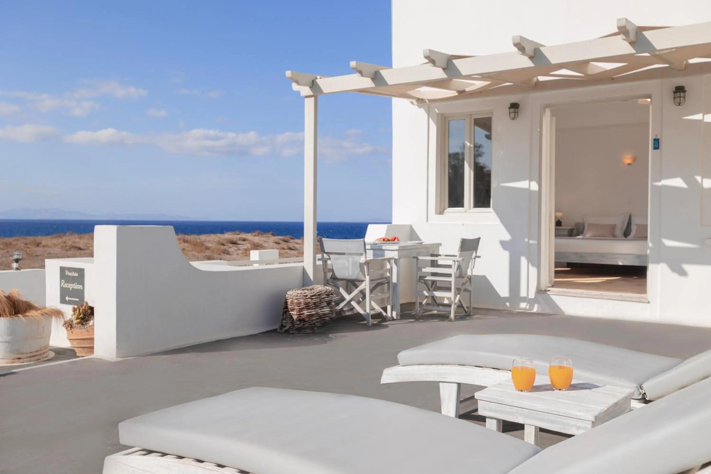 Patio in Vrachia Studios & Apartments