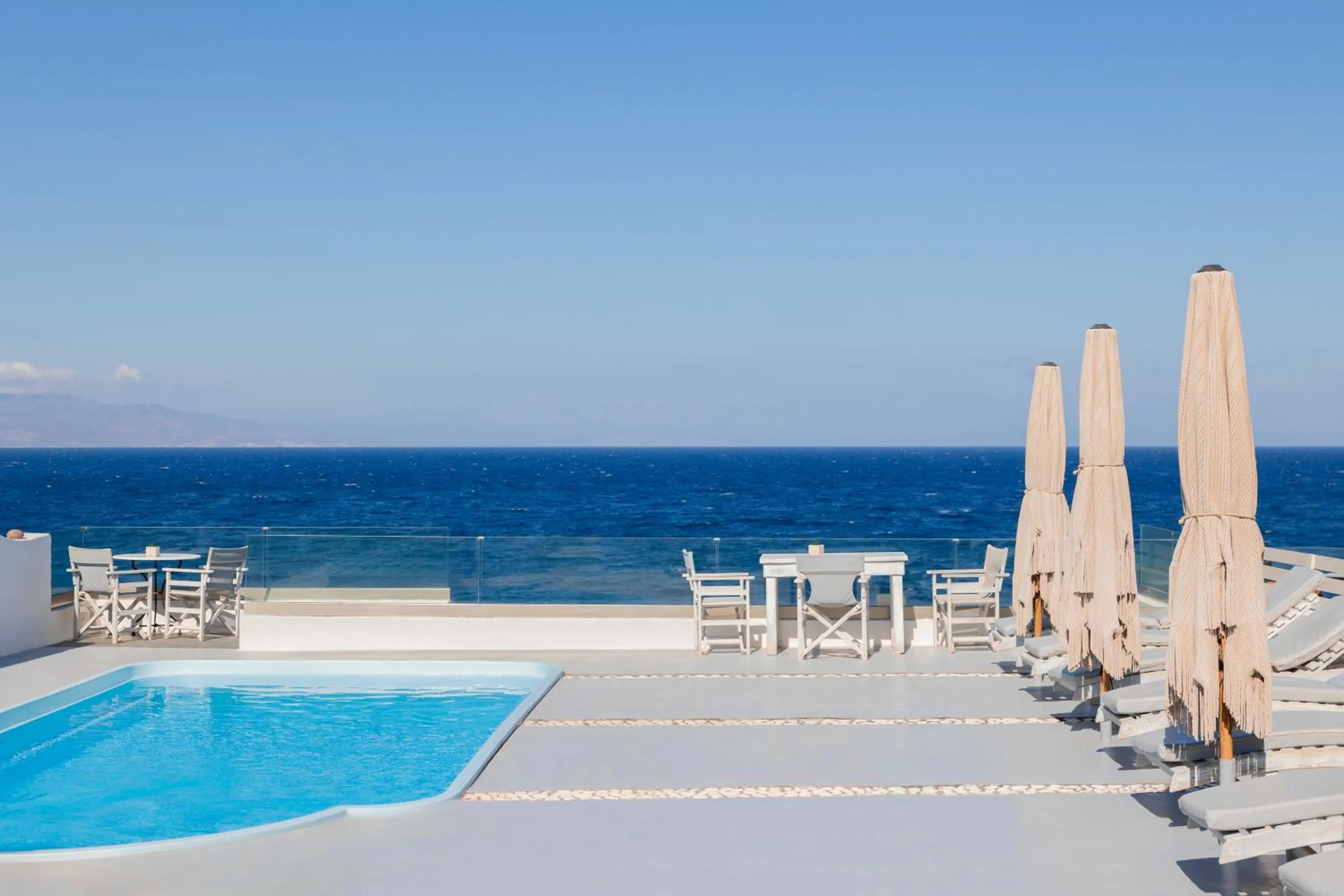 Swimming pool in Vrachia Studios & Apartments