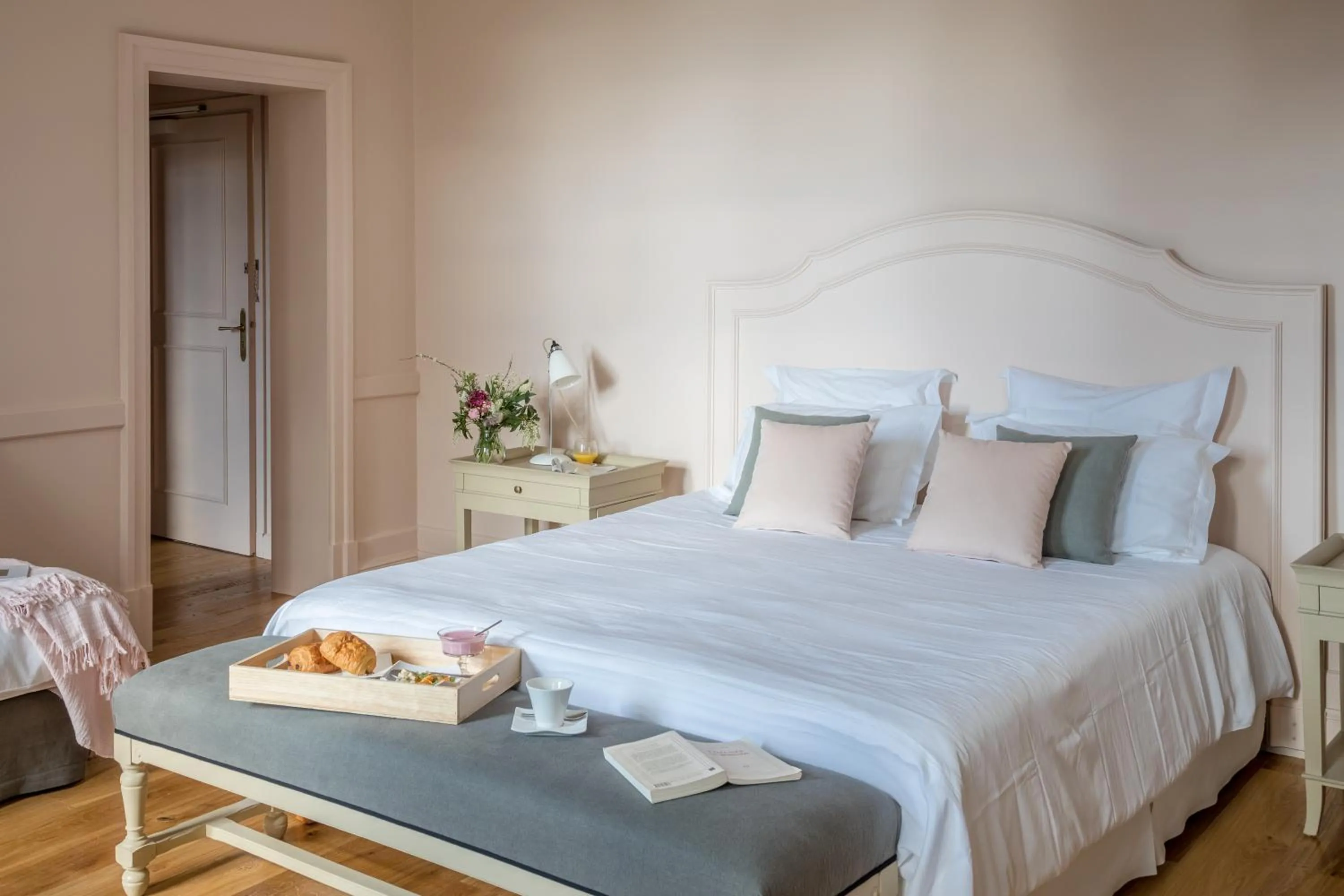 Bed in Le Relais de Franc Mayne Saint Emilion