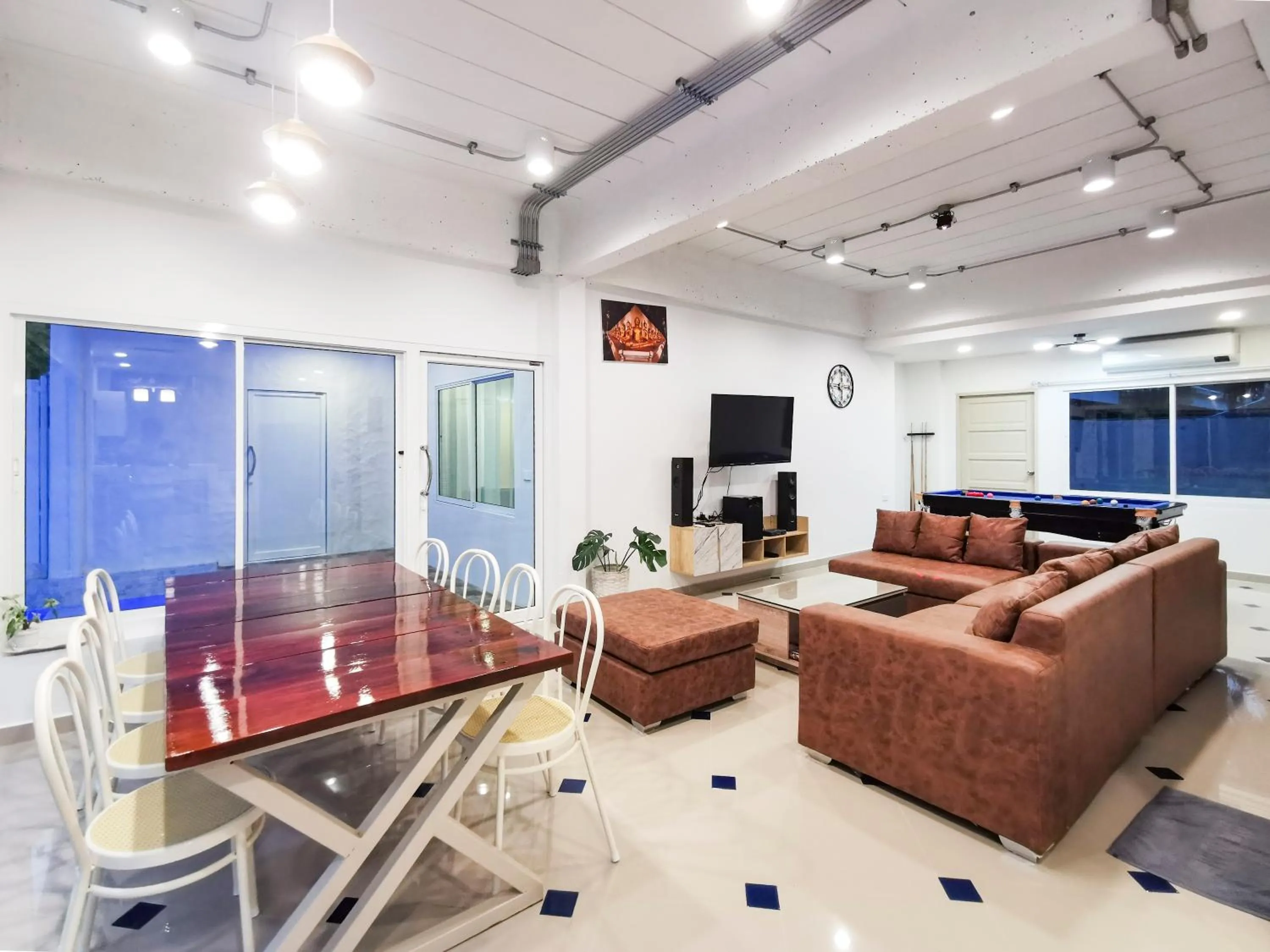 Day in Thepprasit Cosy