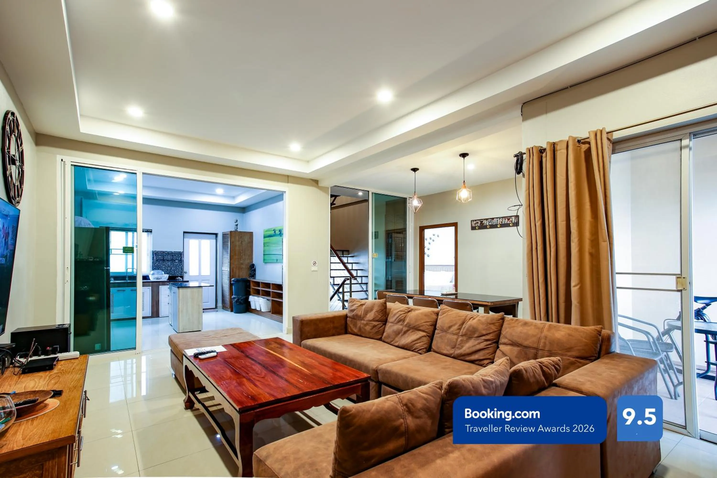 Living room in Thepprasit Cosy