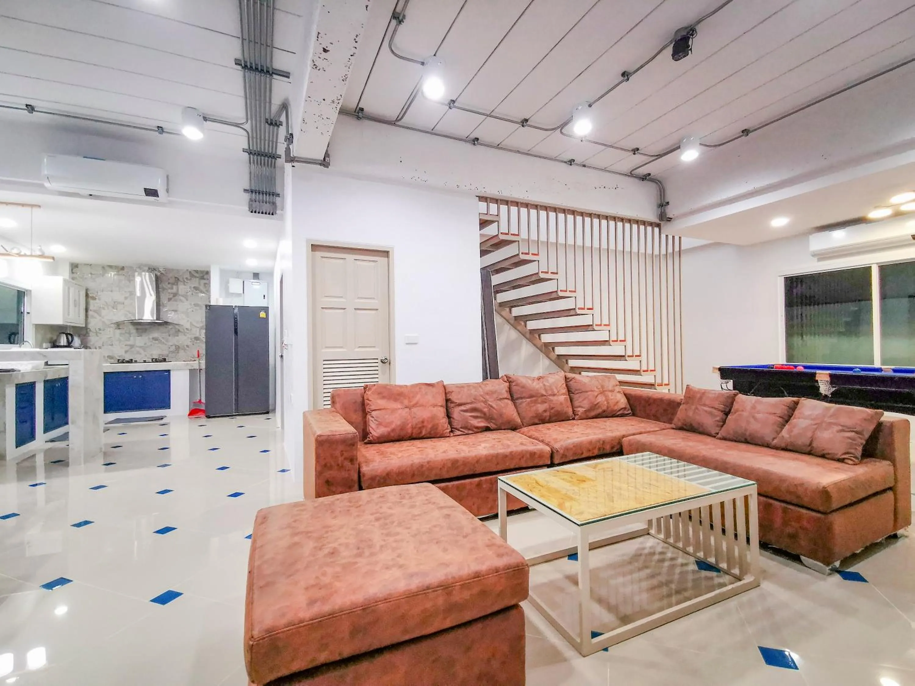 Living room in Thepprasit Cosy