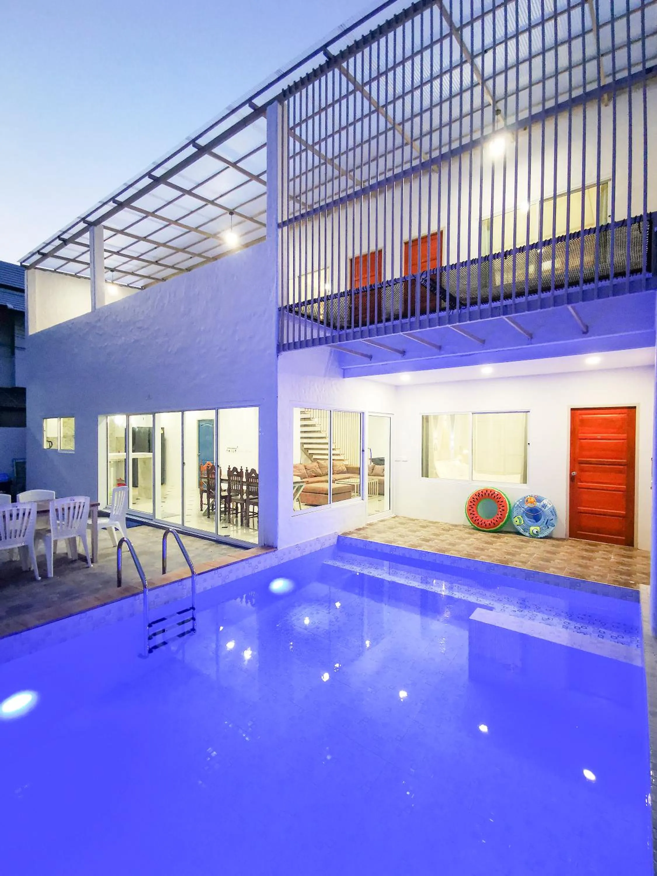 Pool view in Thepprasit Cosy