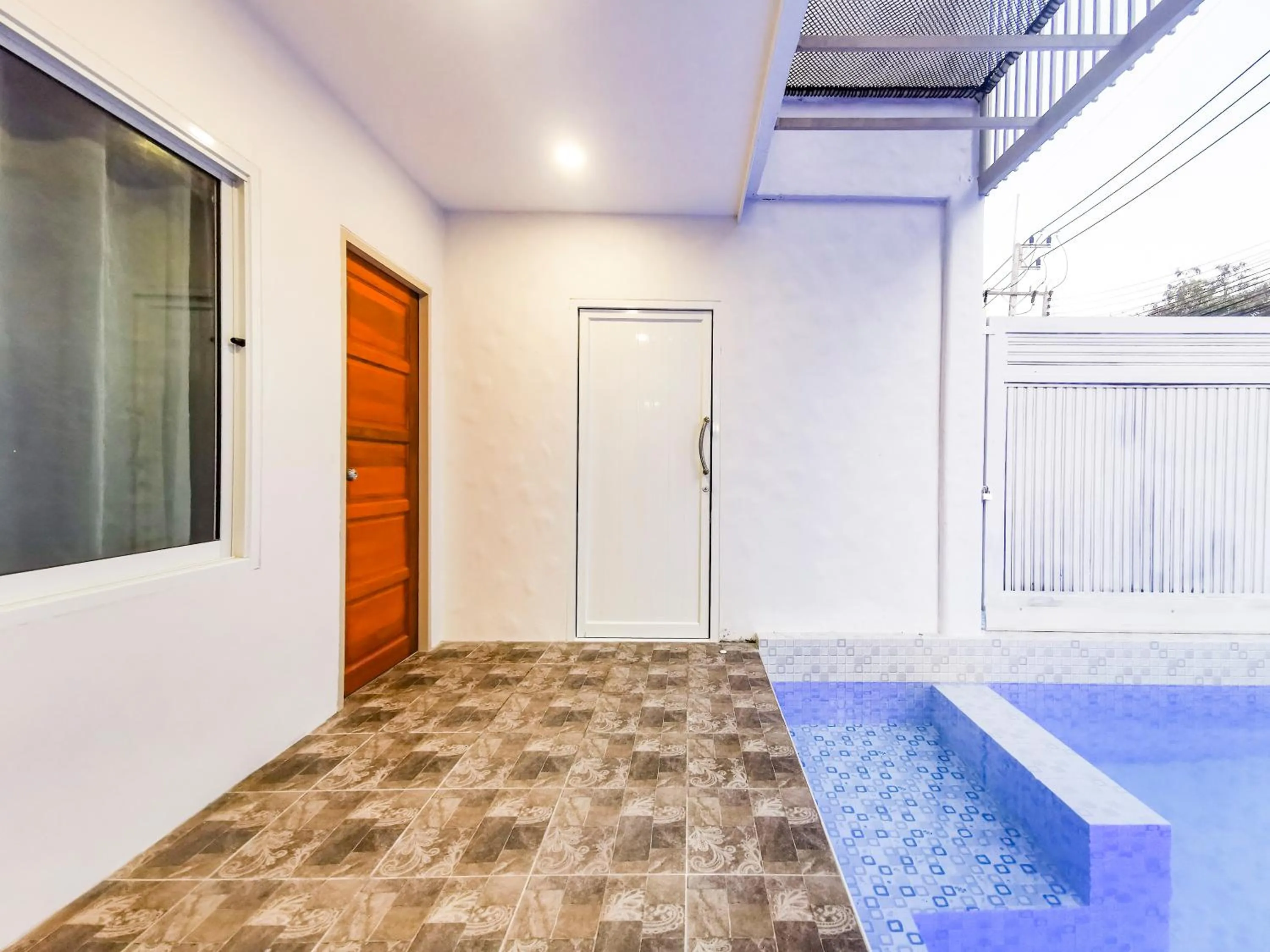 Pool view in Thepprasit Cosy