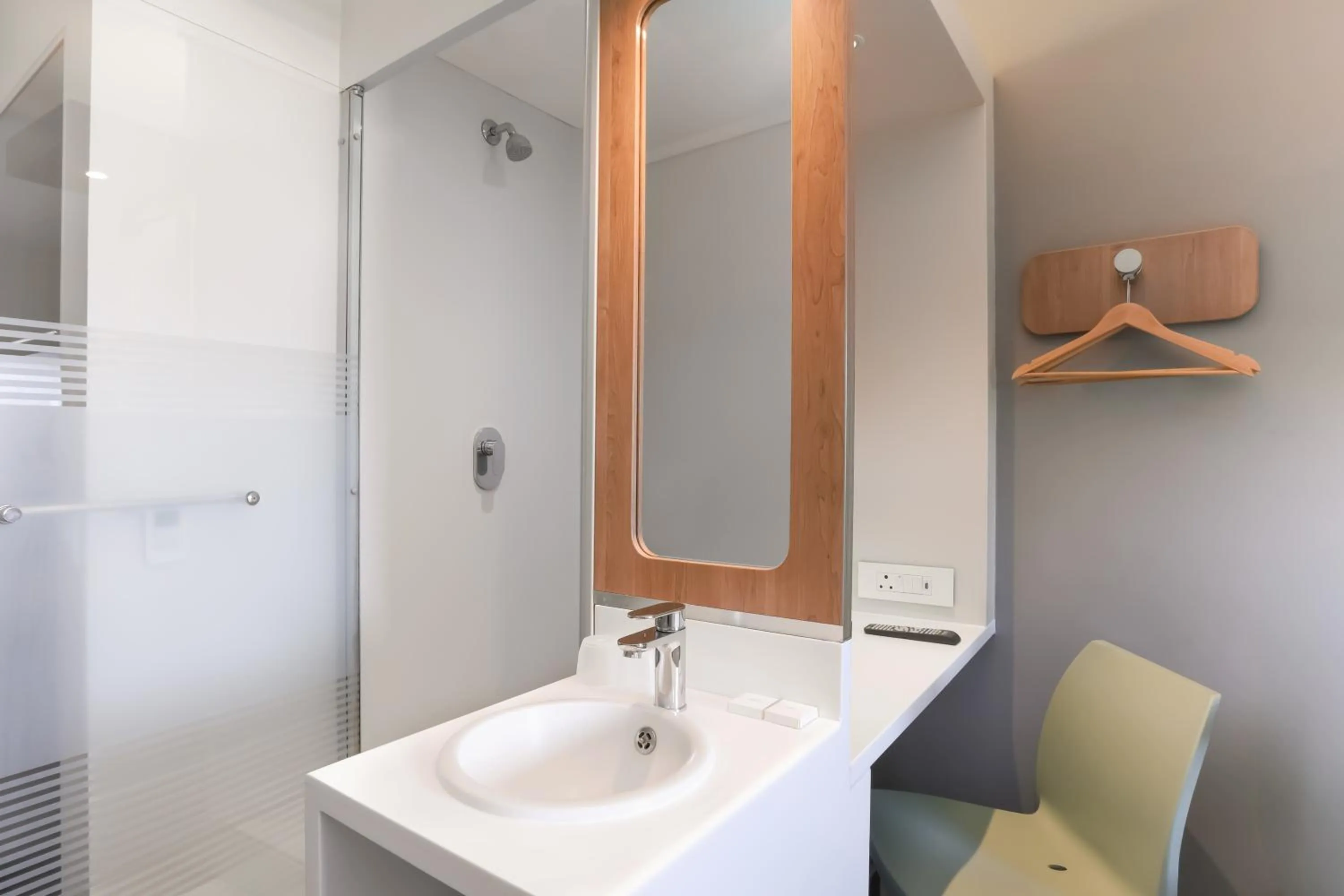 Shower in SUN1 MILNERTON