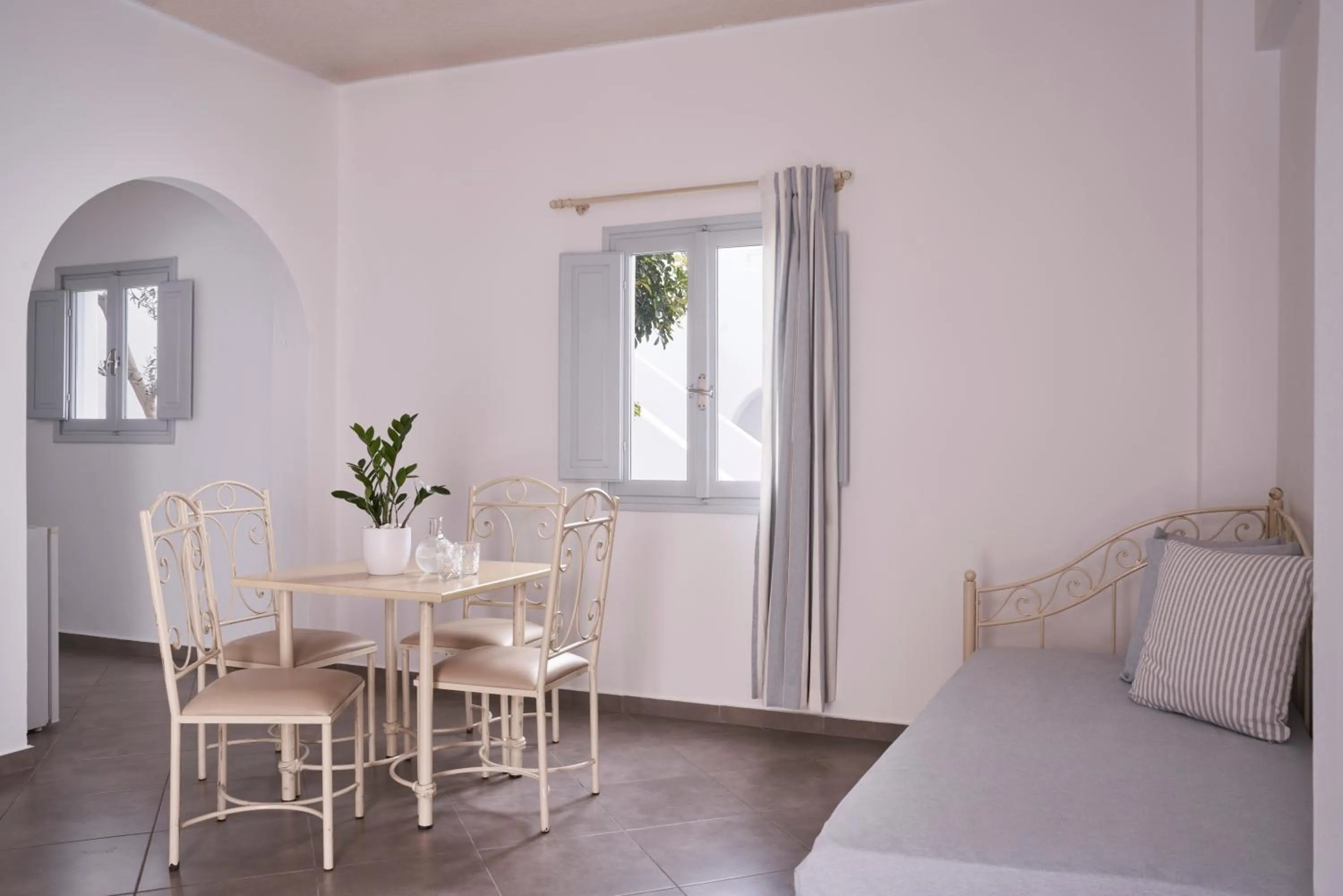 Living room, Bed in Makris Beach Hotel