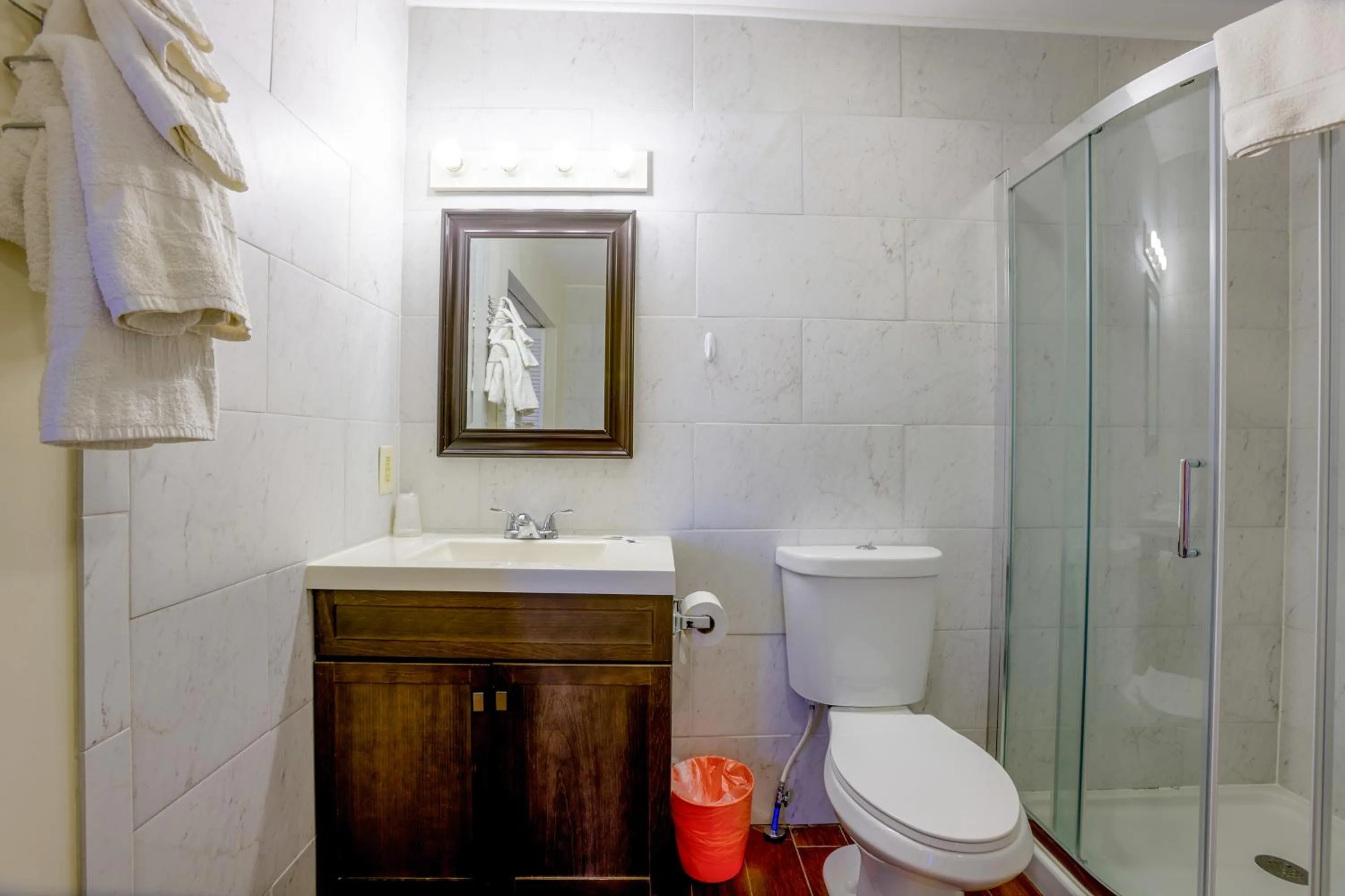 Bathroom in Dutch Motel Palmyra