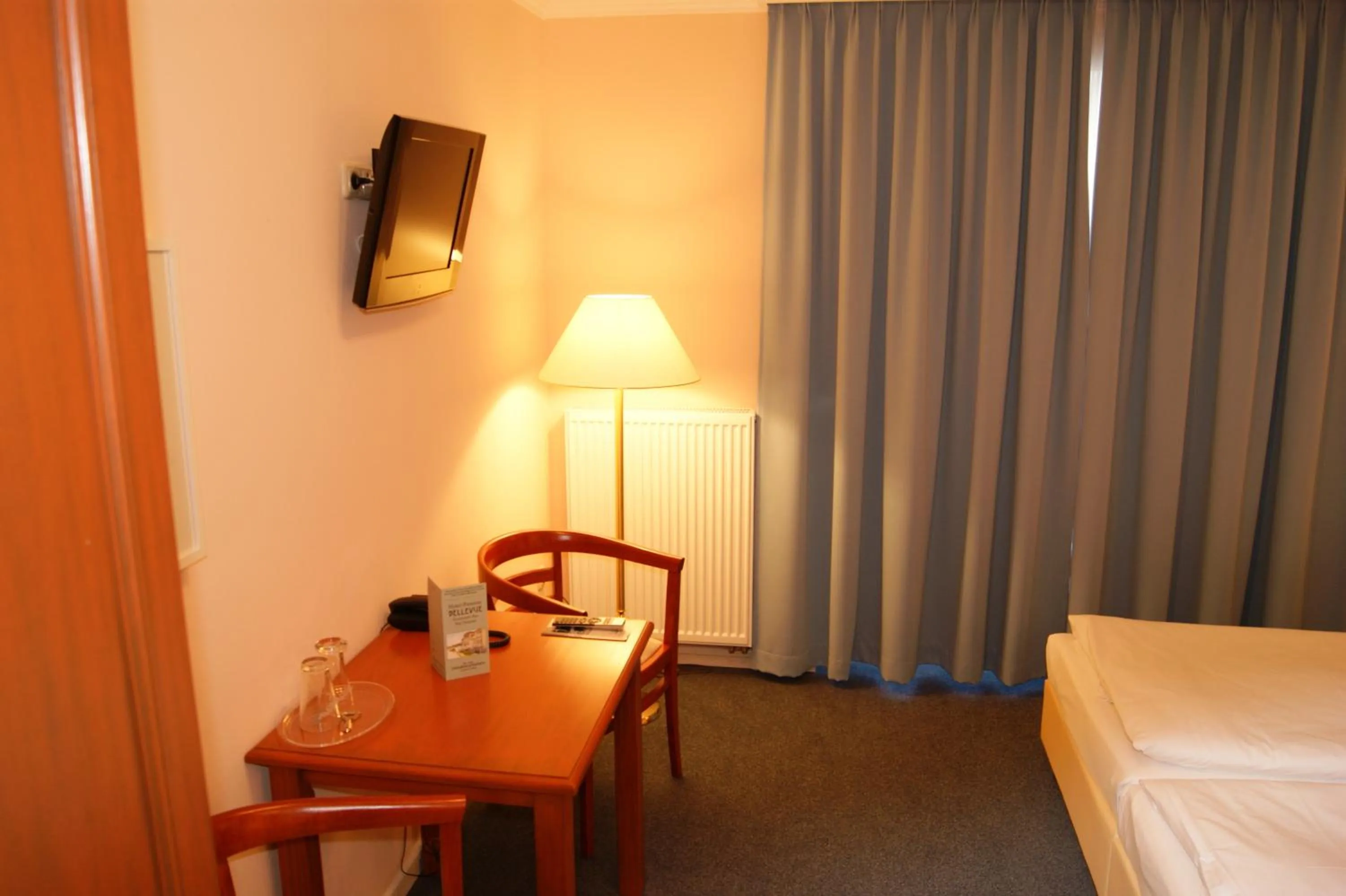 Decorative detail, Bed in Hotel Pension Bellevue