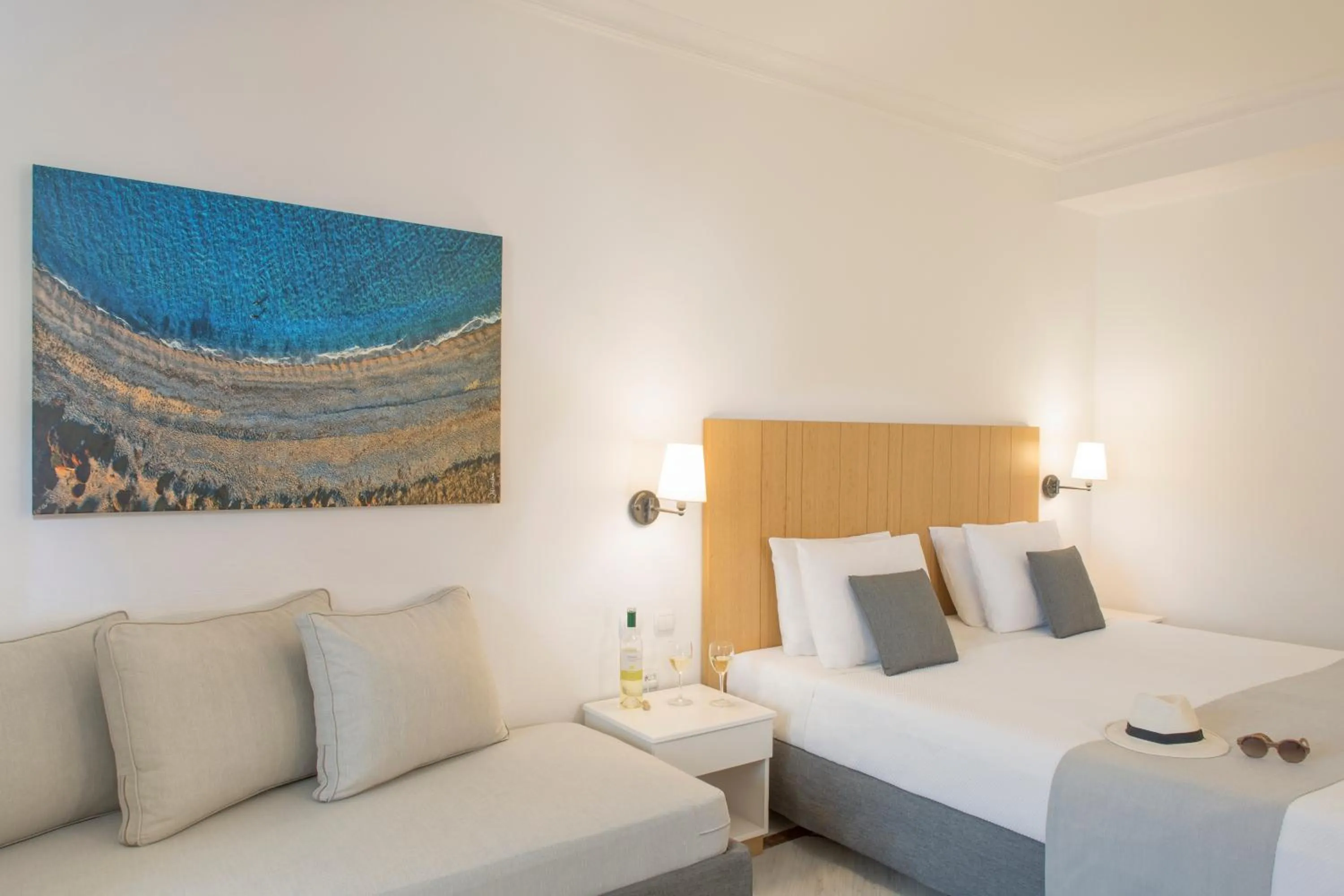 Bedroom in Samaina Inn