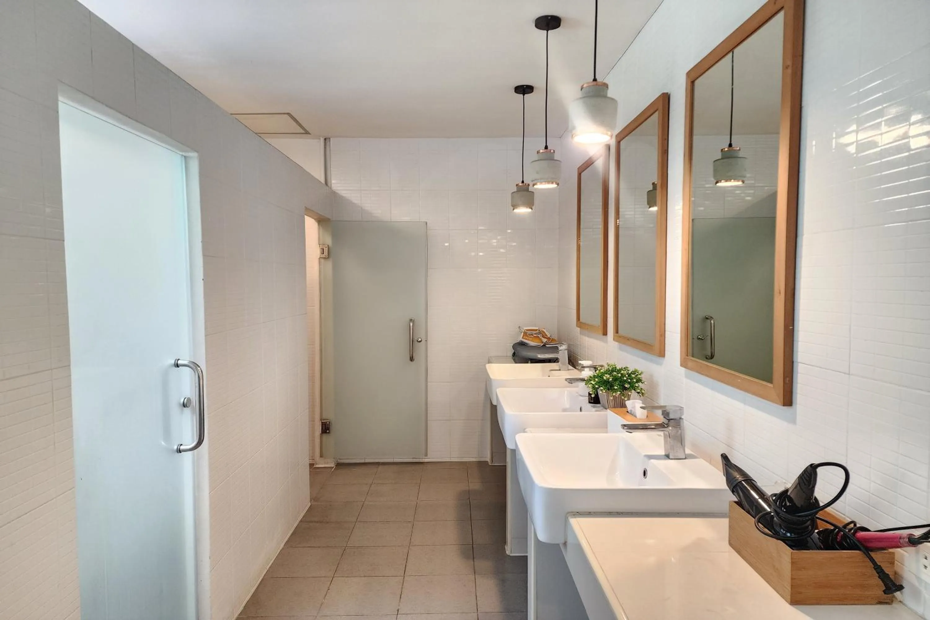 Bathroom in Ease Hostel