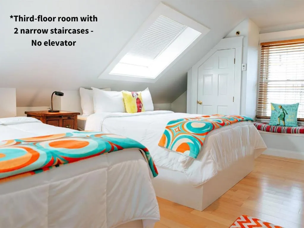 Bedroom, Bed in The Provincetown Hotel at Gabriel's