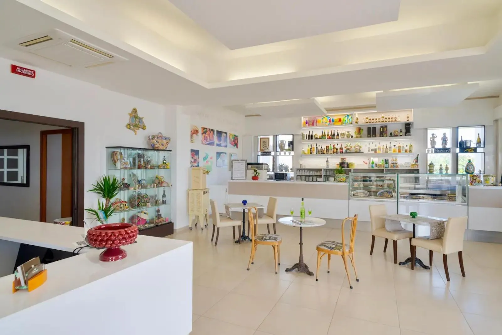 Restaurant/places to eat in Hotel Jonio