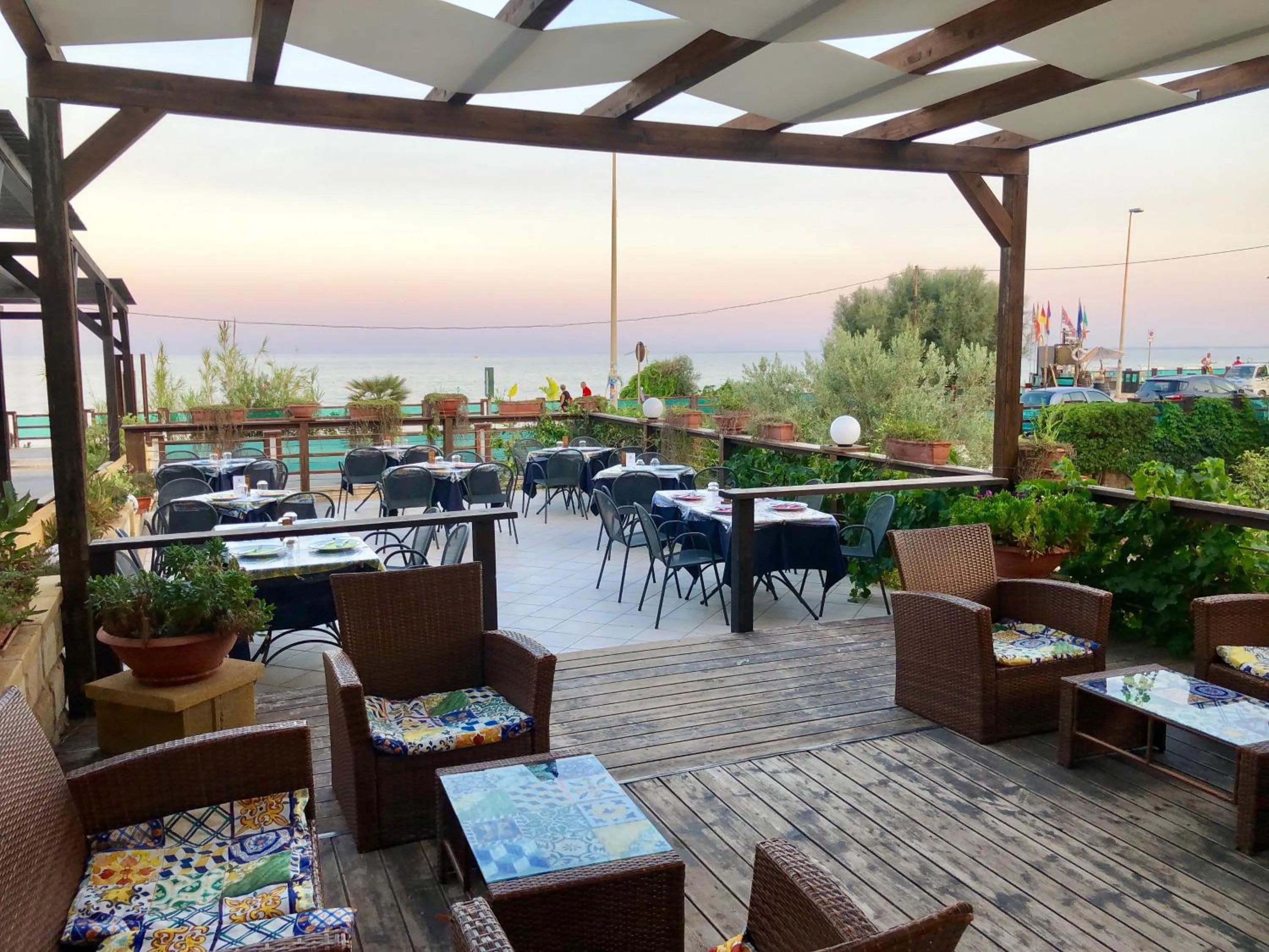 Restaurant/places to eat in Hotel Jonio