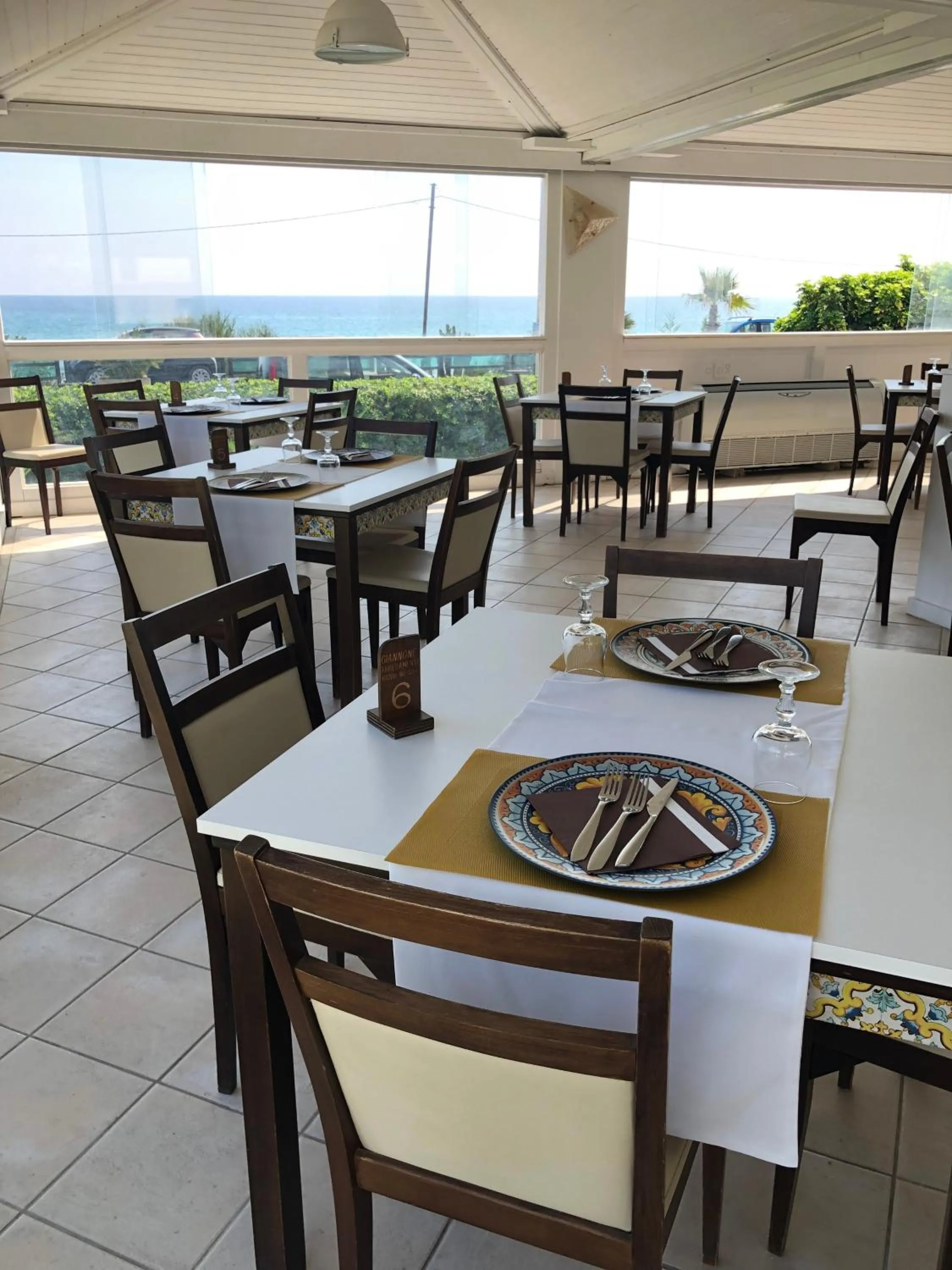 Restaurant/places to eat in Hotel Jonio