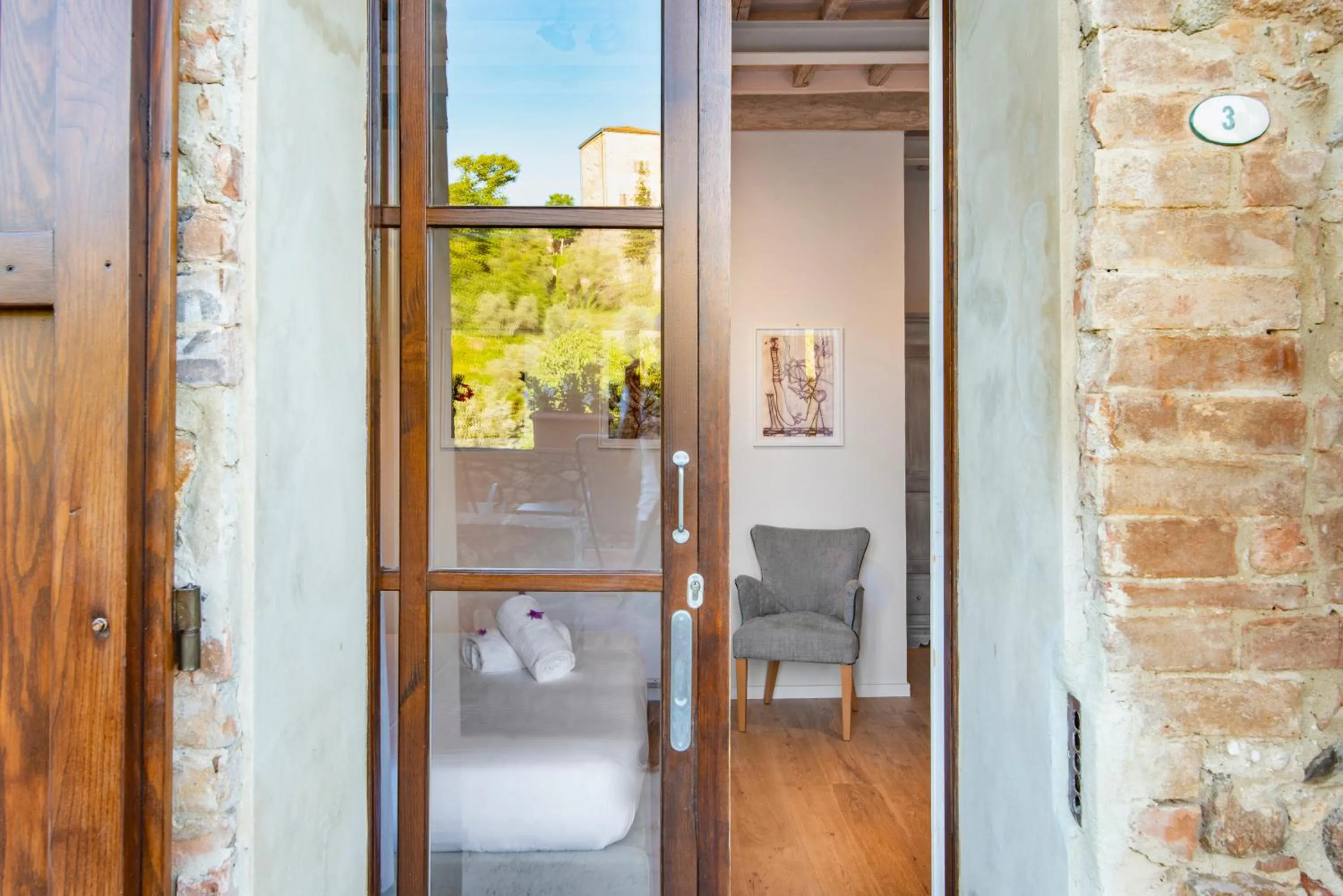 Decorative detail in Relais Le Macine Di Stigliano