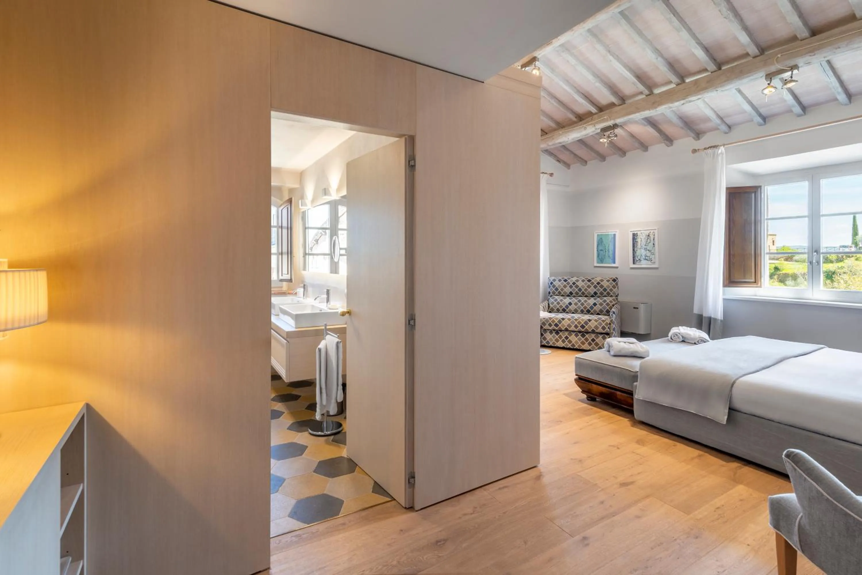 Photo of the whole room, Bed in Relais Le Macine Di Stigliano