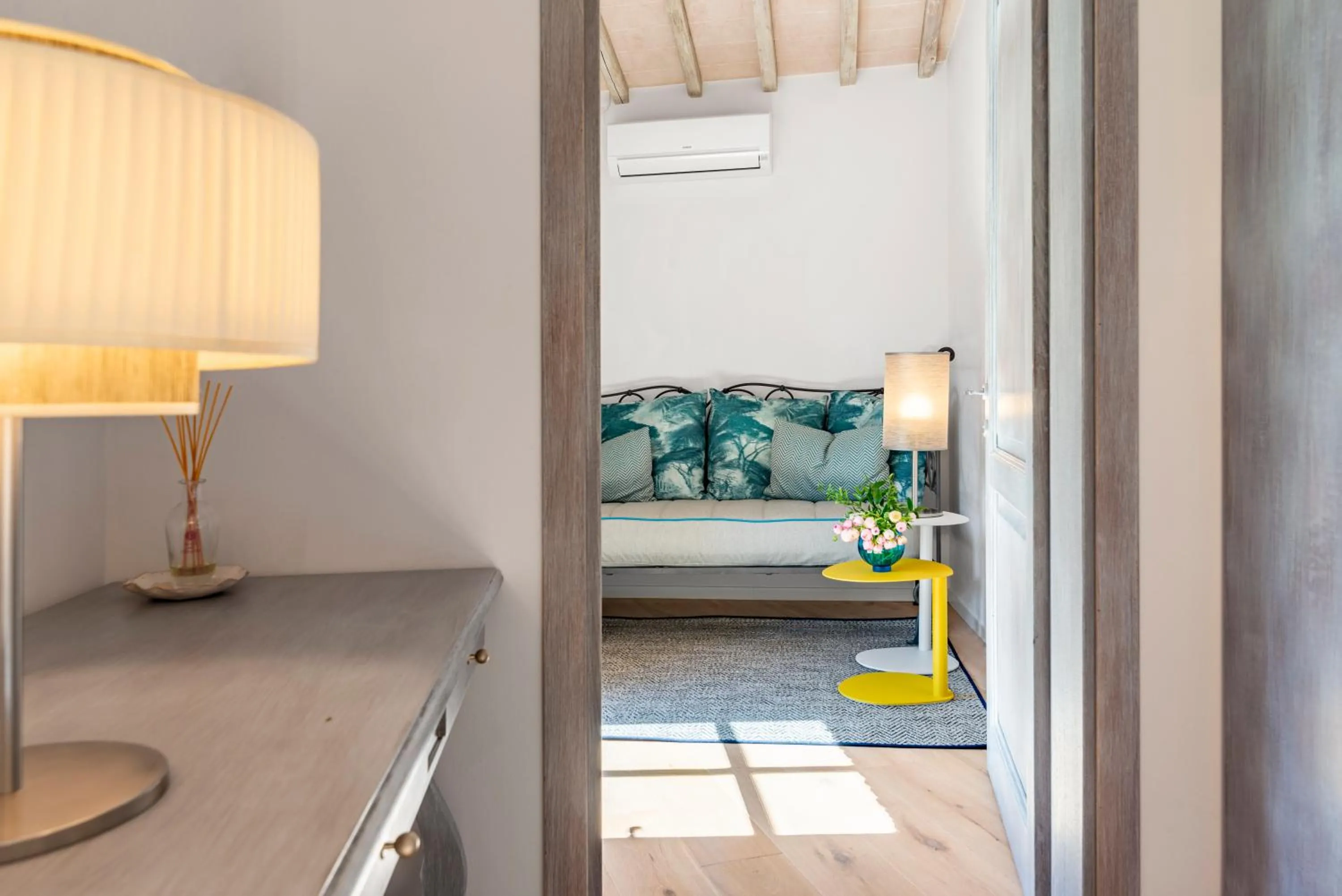 Living room, Bed in Relais Le Macine Di Stigliano