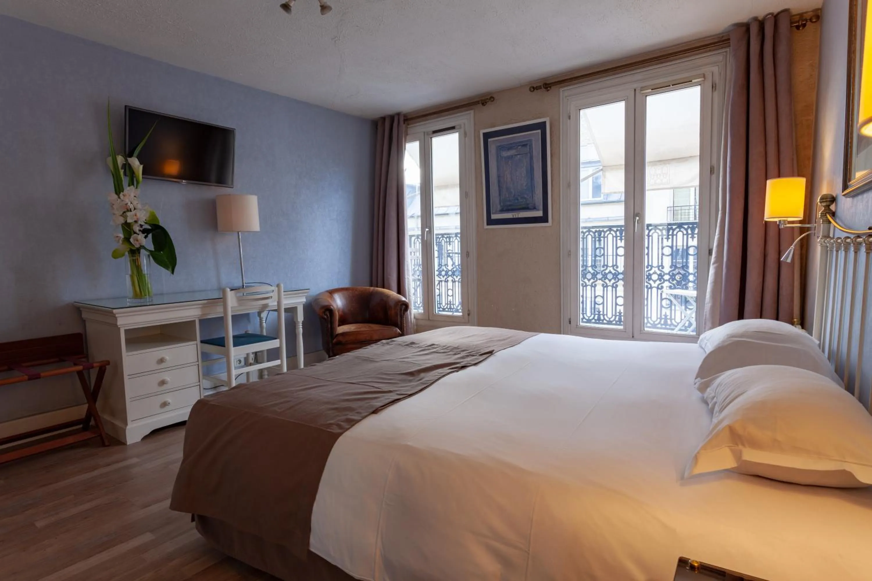 Photo of the whole room, Bed in Hôtel Atlantis