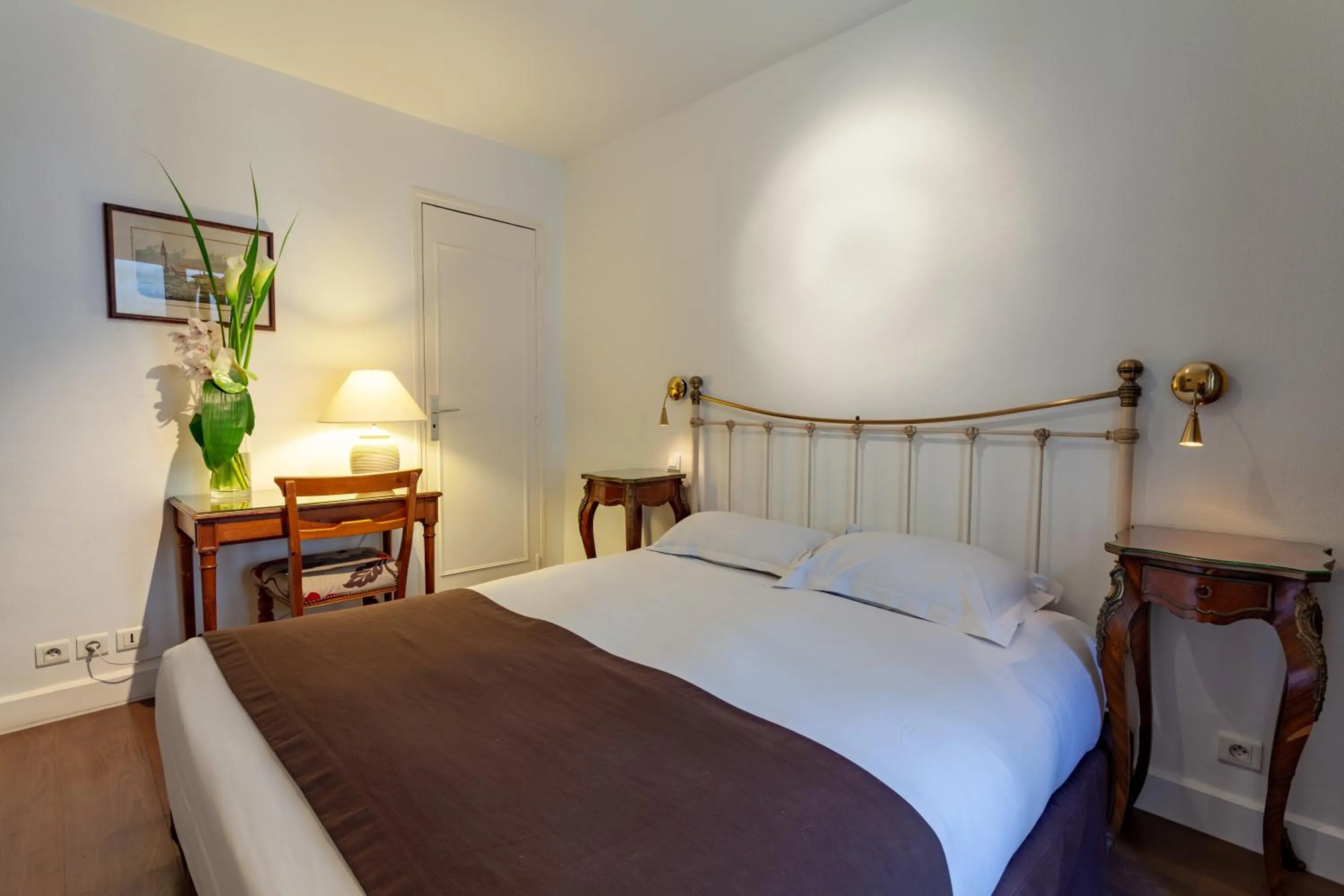 Photo of the whole room, Bed in Hôtel Atlantis