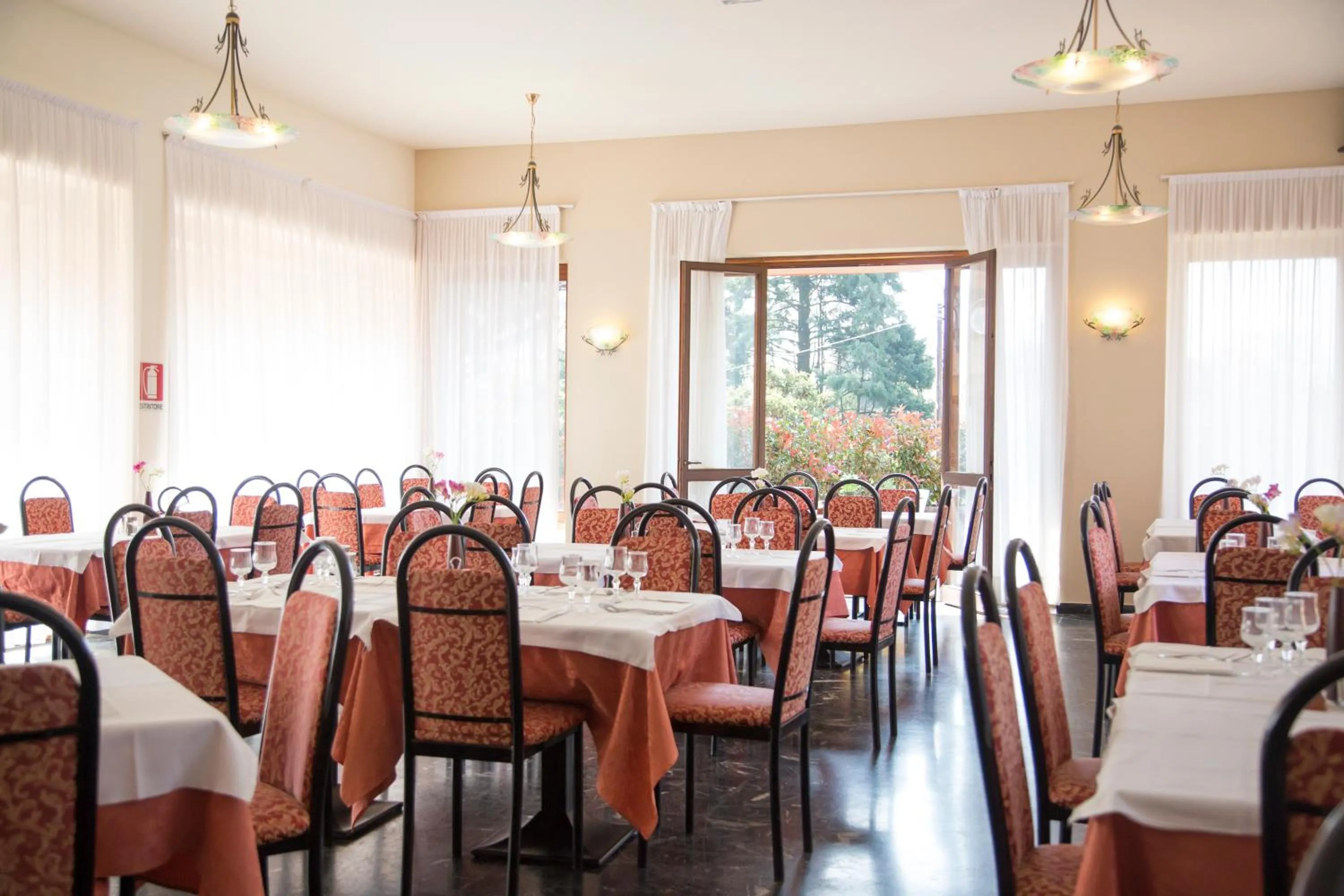 Restaurant/places to eat in Aries