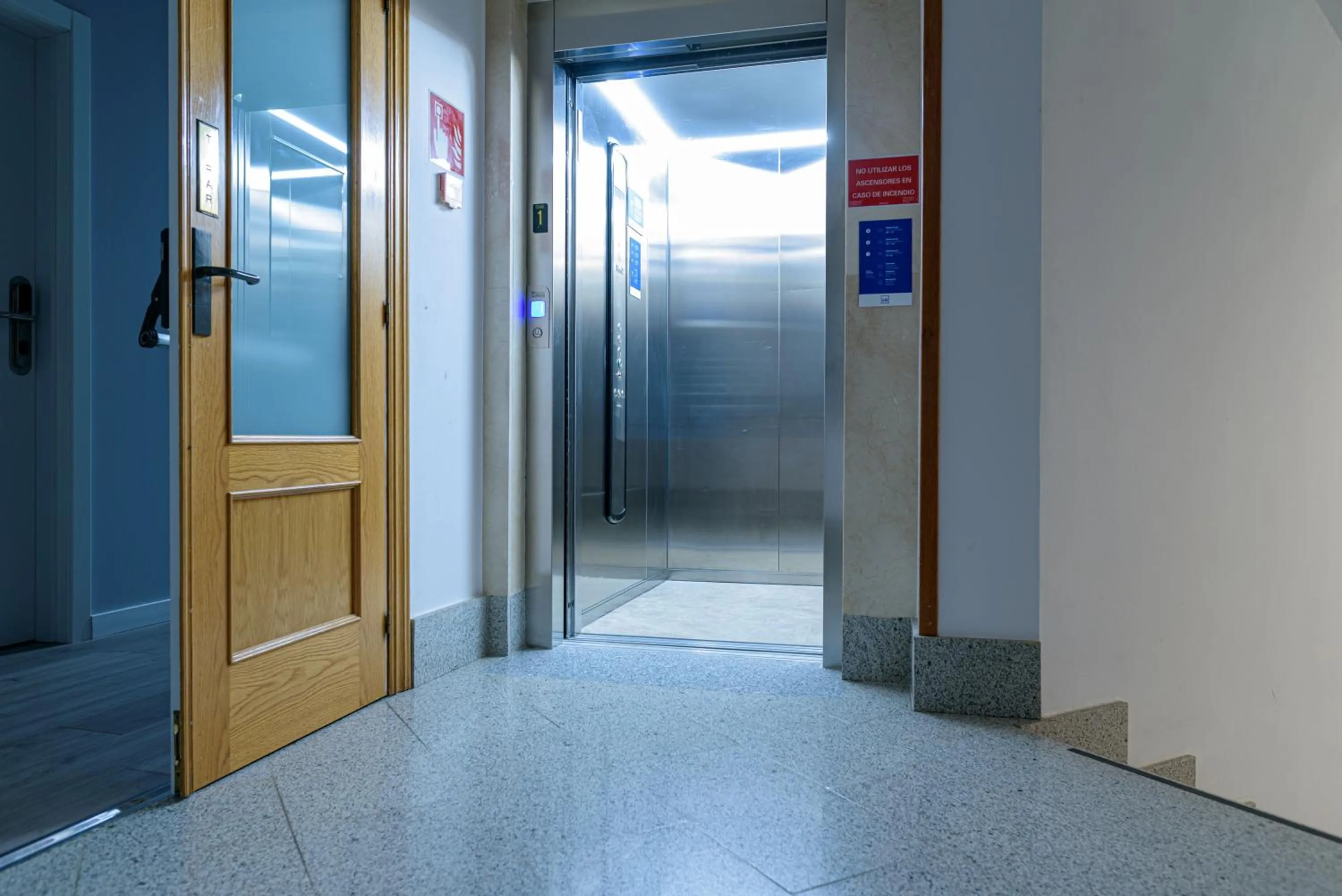 elevator in Hotel Alda Ciudad de Toro
