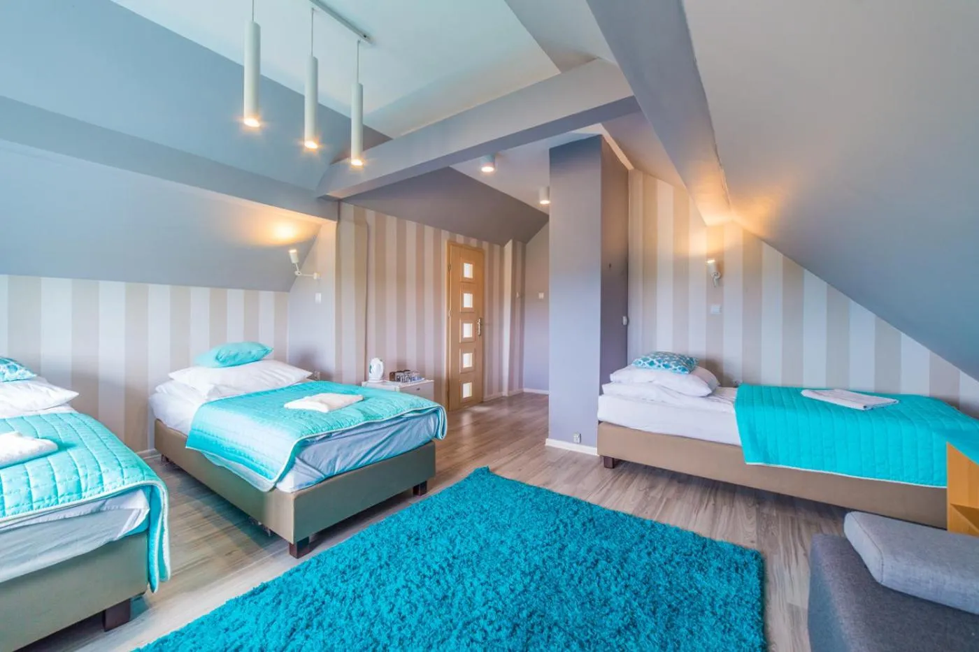 Photo of the whole room, Bed in Mister