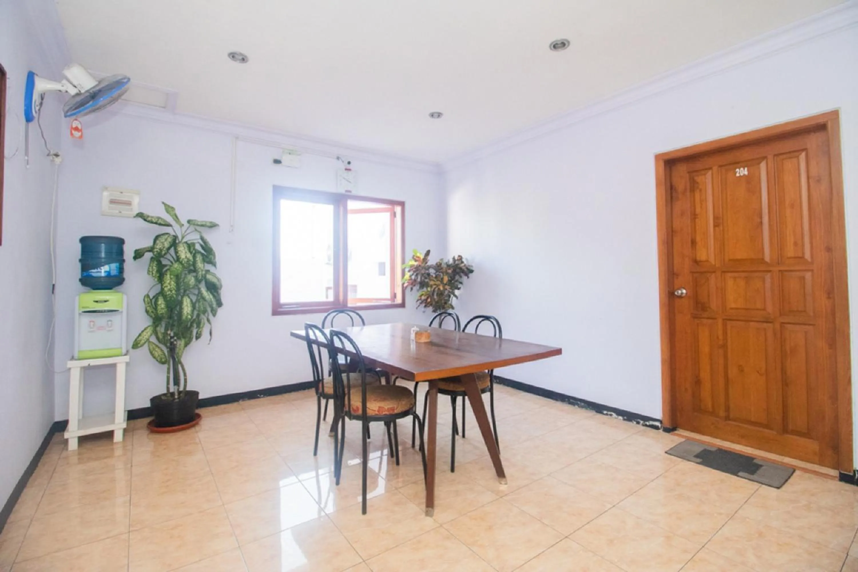 Business facilities in RedDoorz near Pantai Boom