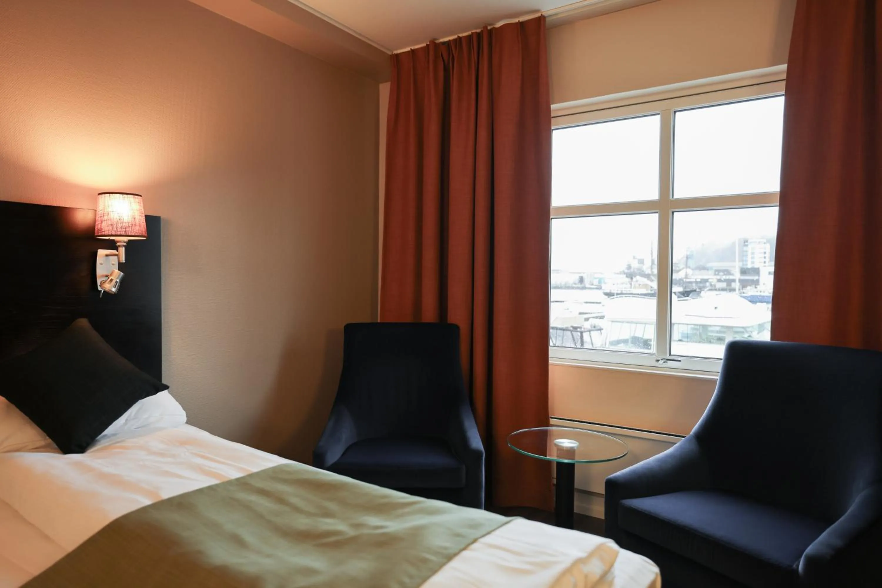 Photo of the whole room, Bed in Quality Hotel Florø