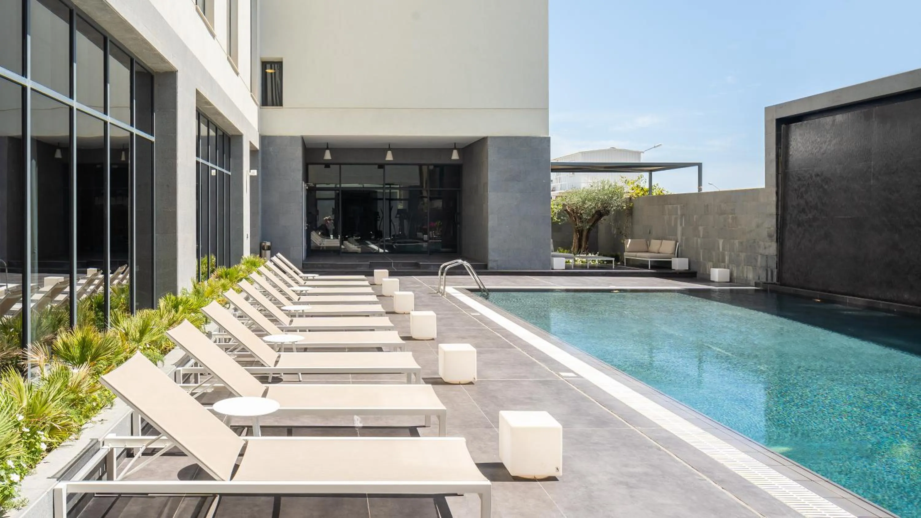 Swimming pool in Delta Hotel Apartments