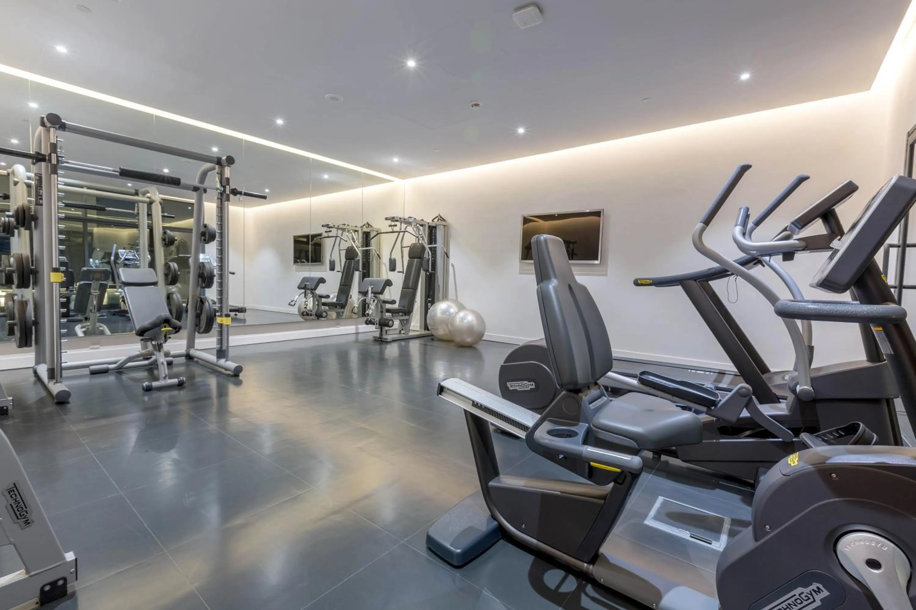 Fitness centre/facilities in Delta Hotel Apartments