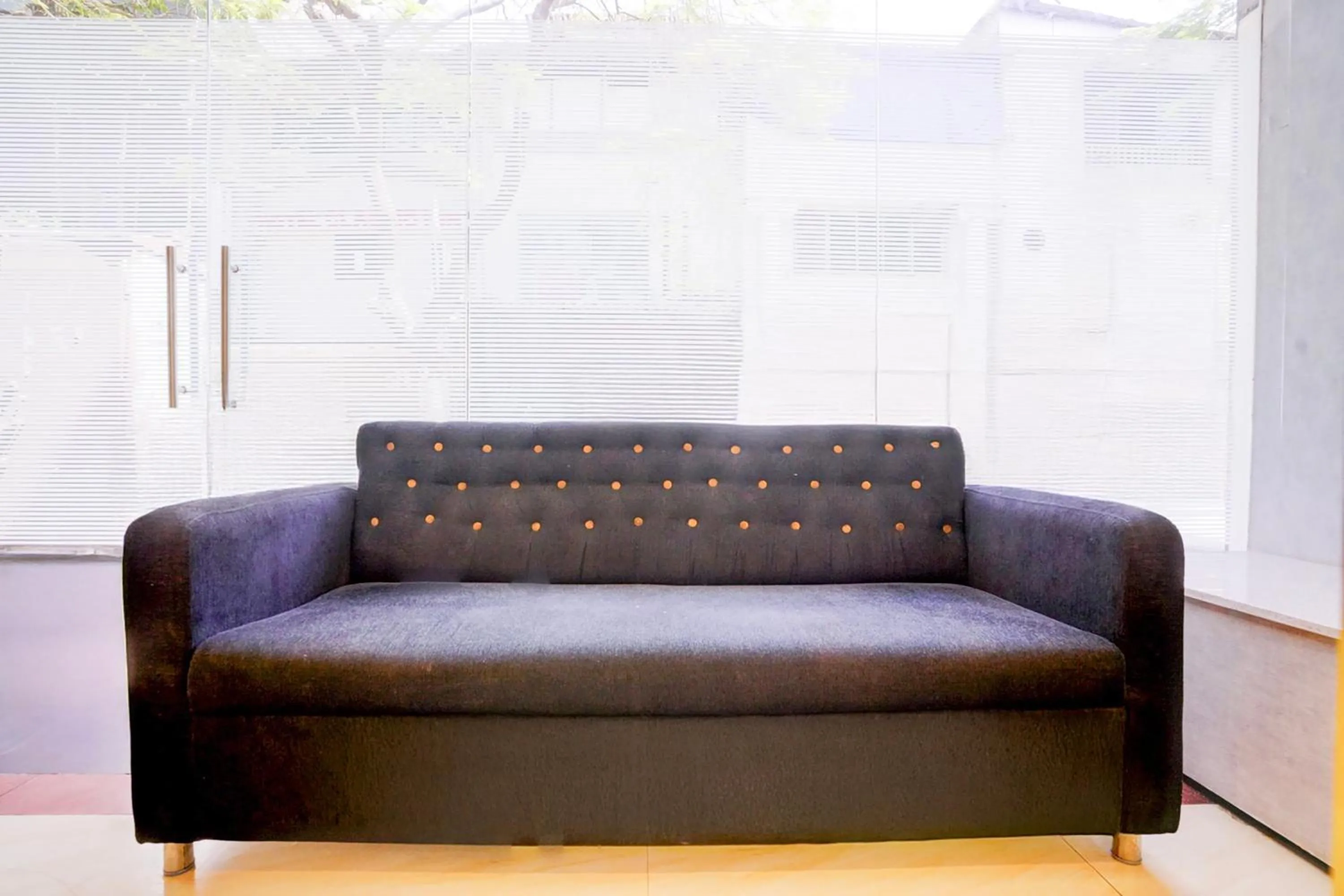 Lobby or reception in Collection O Andheri West Near KokilaBen Hospital