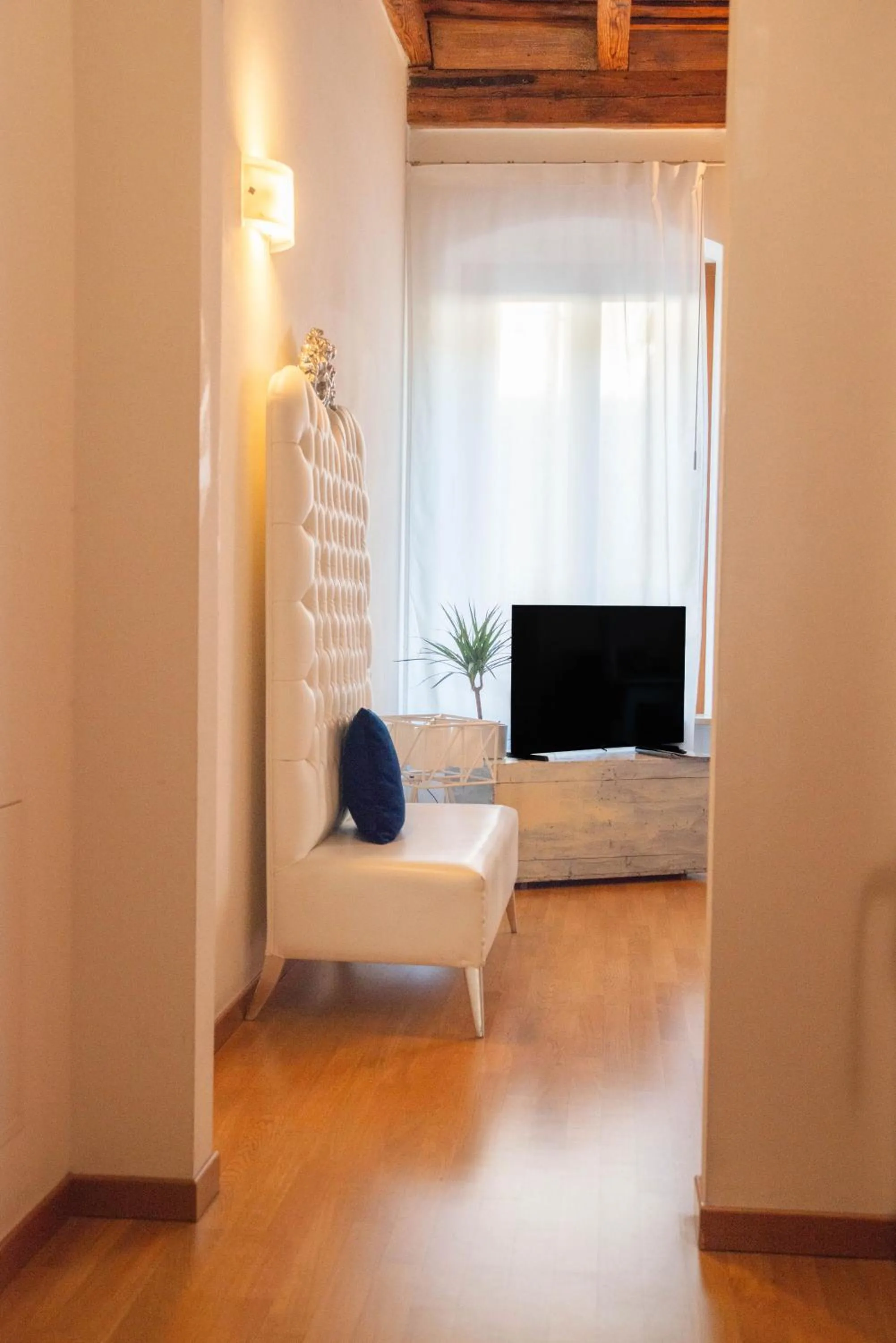 Bed in Pietra di Verona Residenza