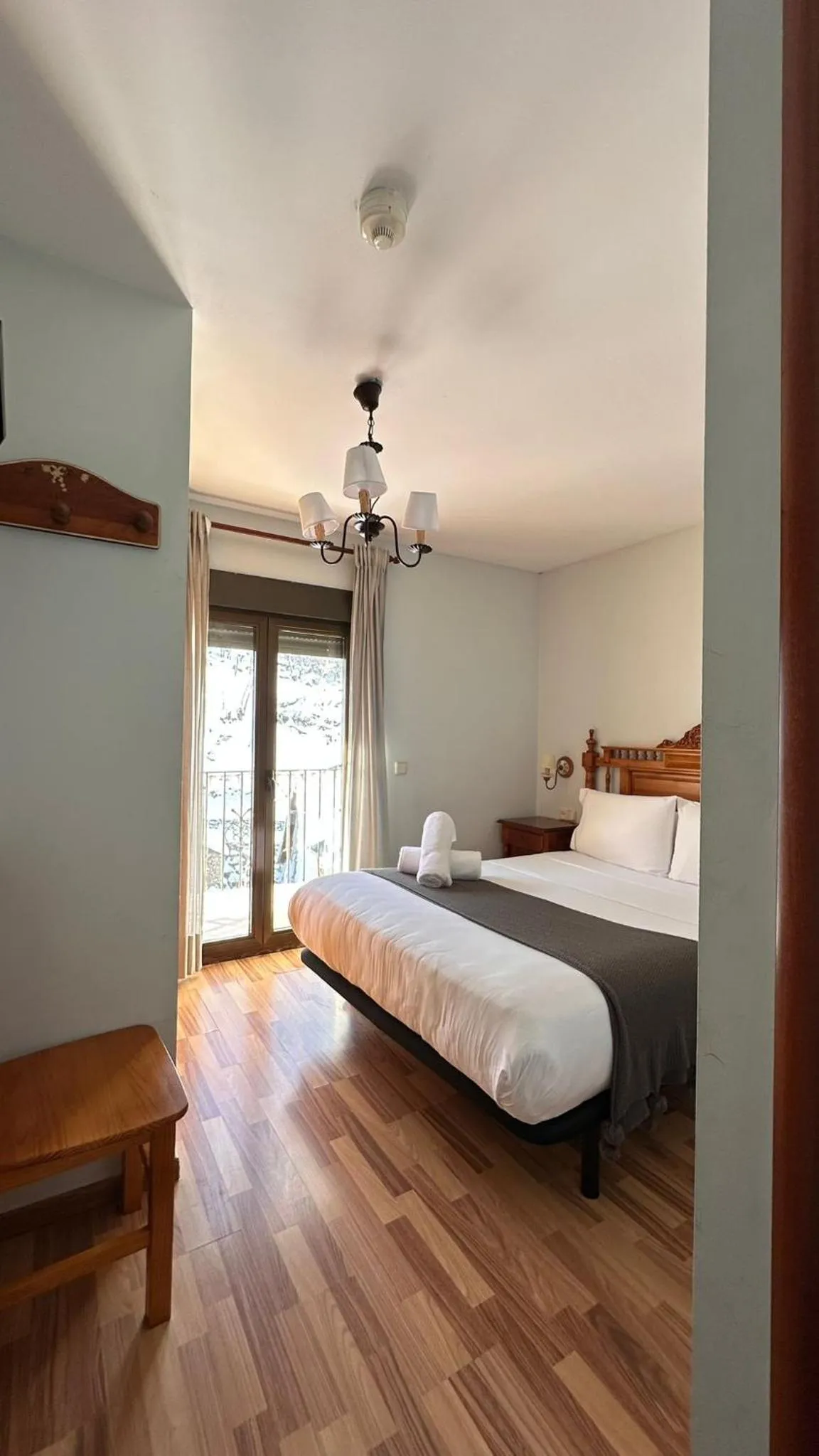 Photo of the whole room, Bed in Hotel Saueth