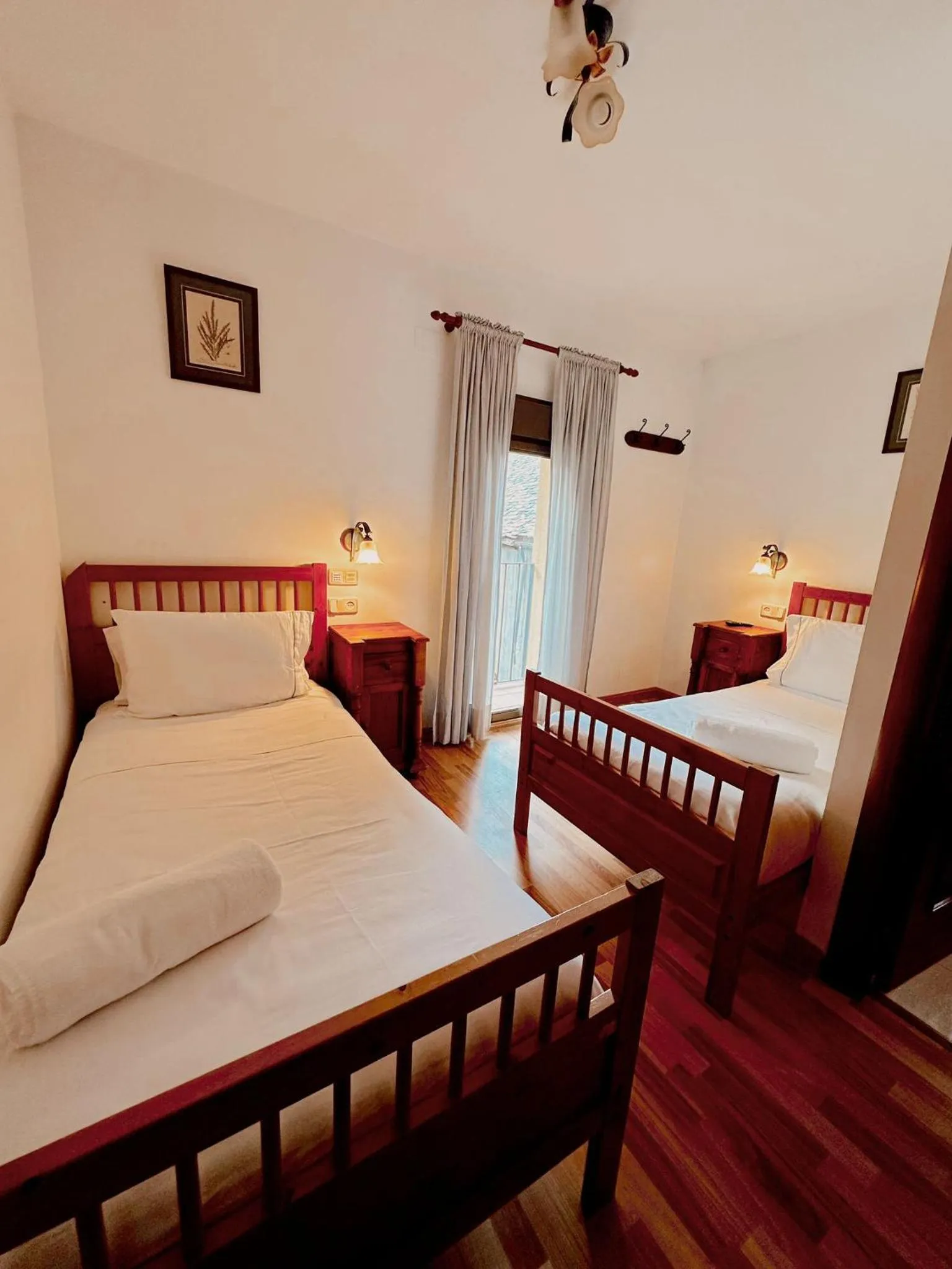 Photo of the whole room, Bed in Hotel Saueth