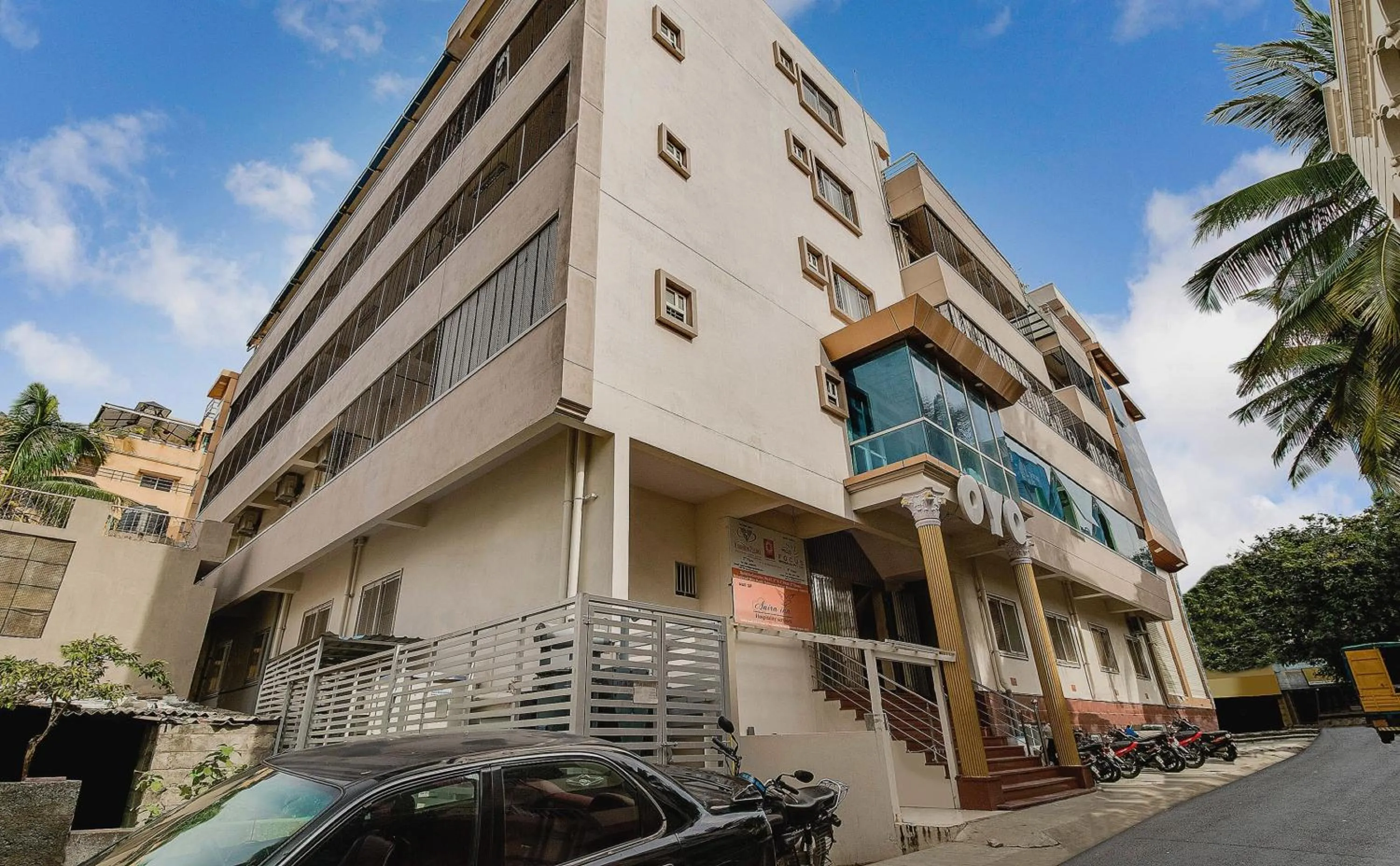 Facade/entrance in Hotel O Aaira Inn