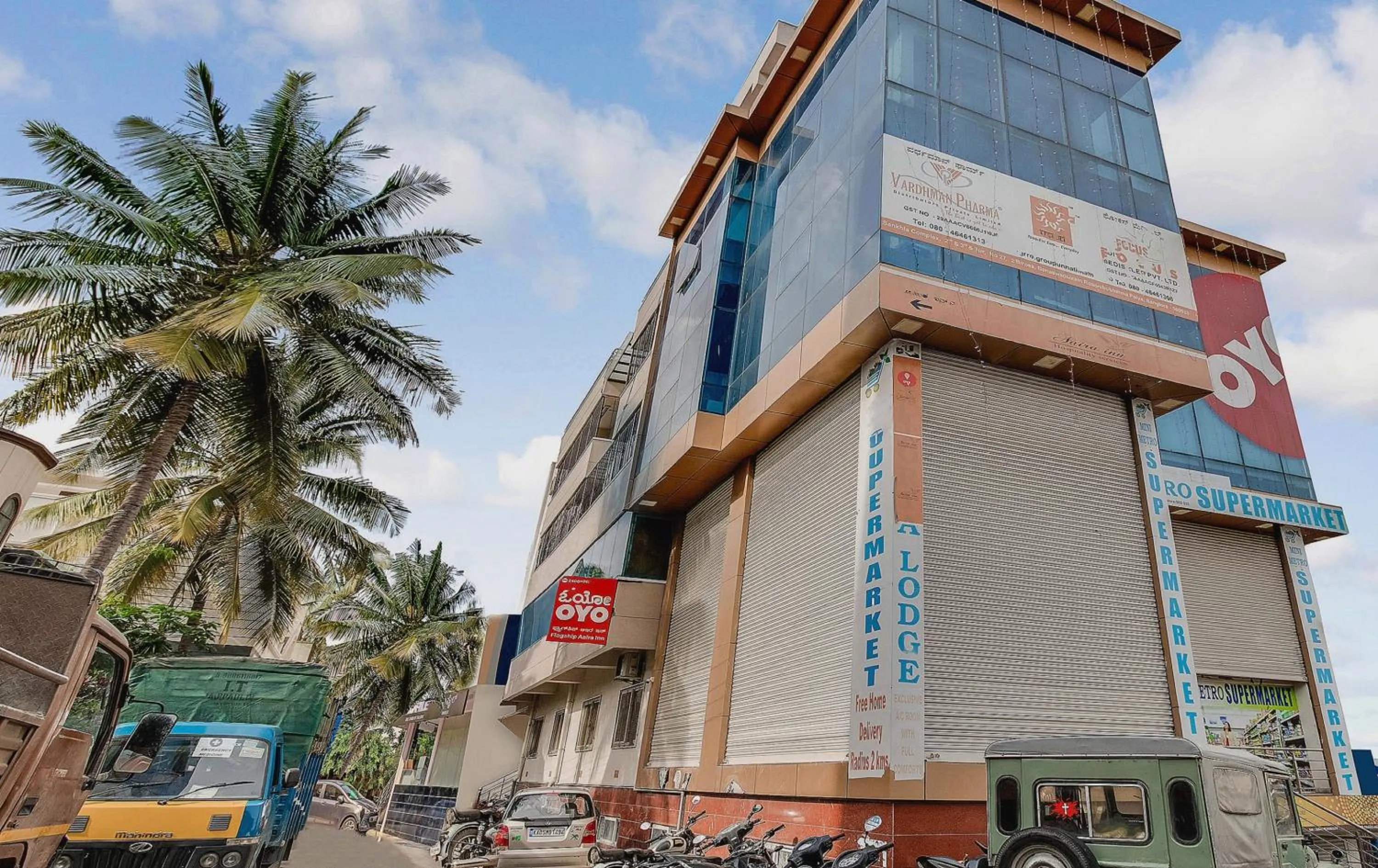 Facade/entrance in Hotel O Aaira Inn